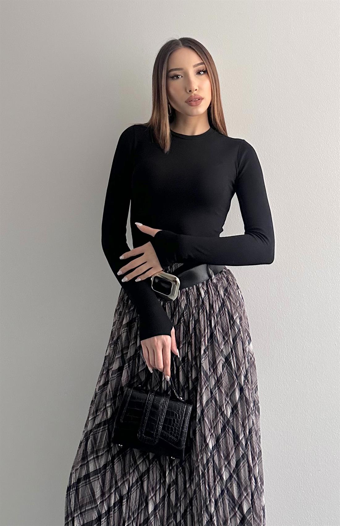 Parmak Geçirmeli Tshırt SİYAH