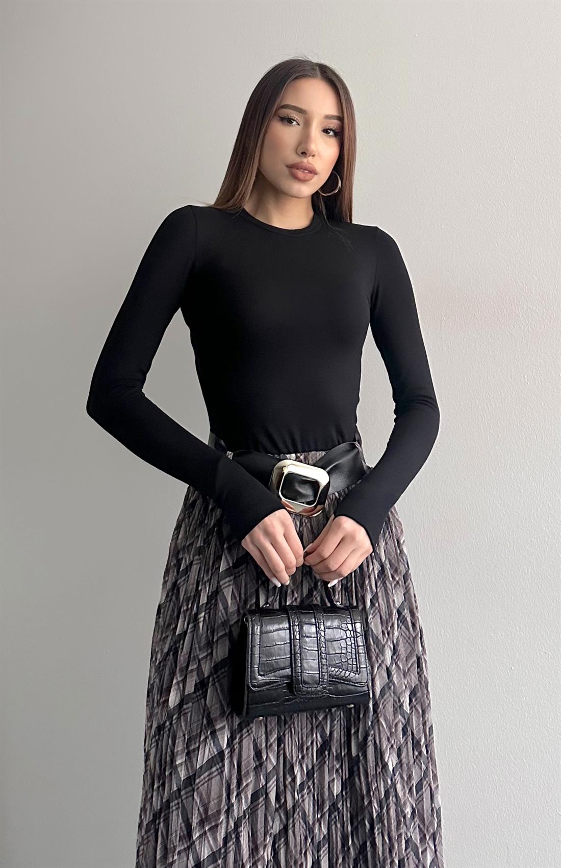 Parmak Geçirmeli Tshırt SİYAH