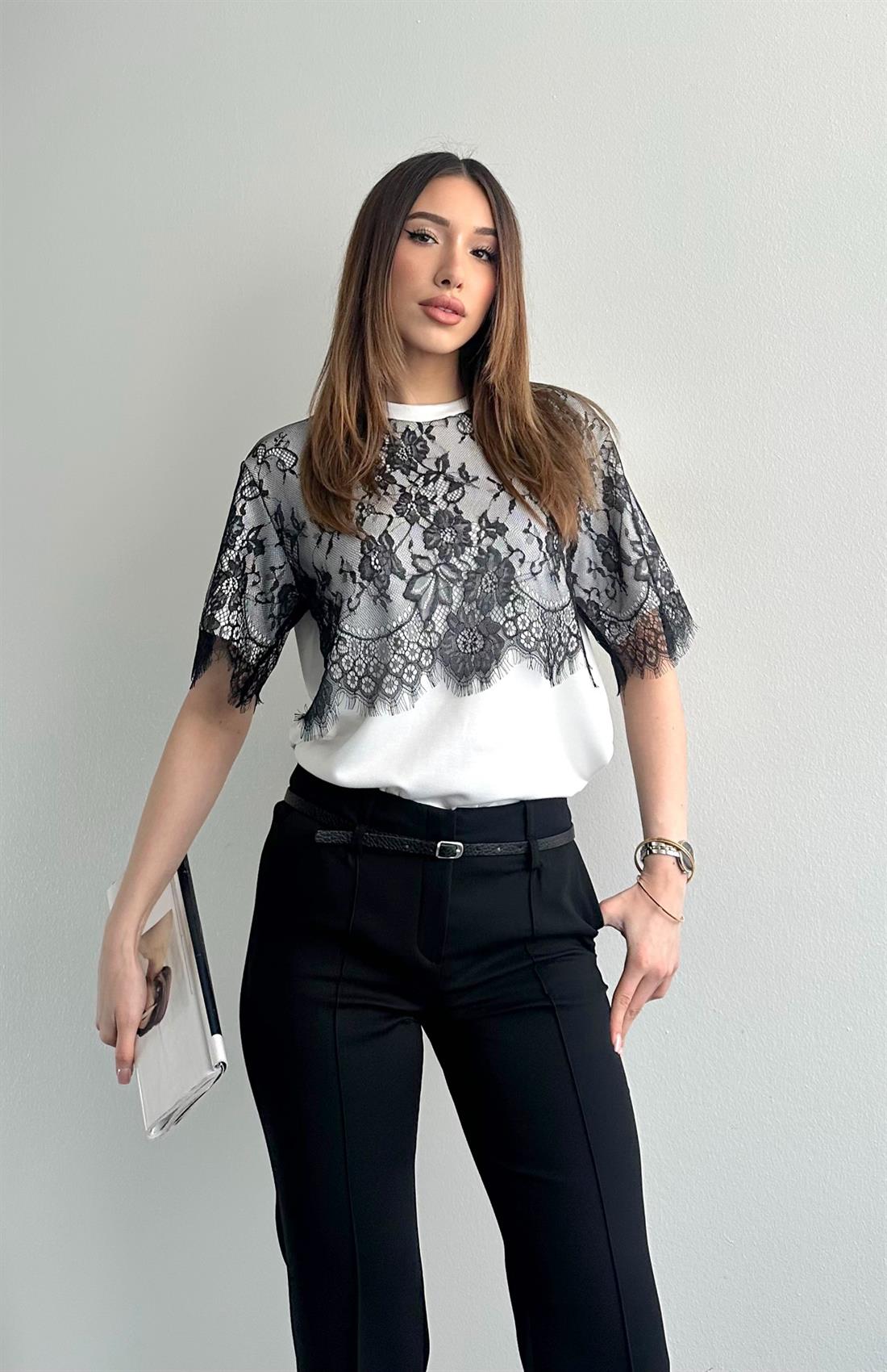 Üst Kısmı Dantelli Tshırt EKRU