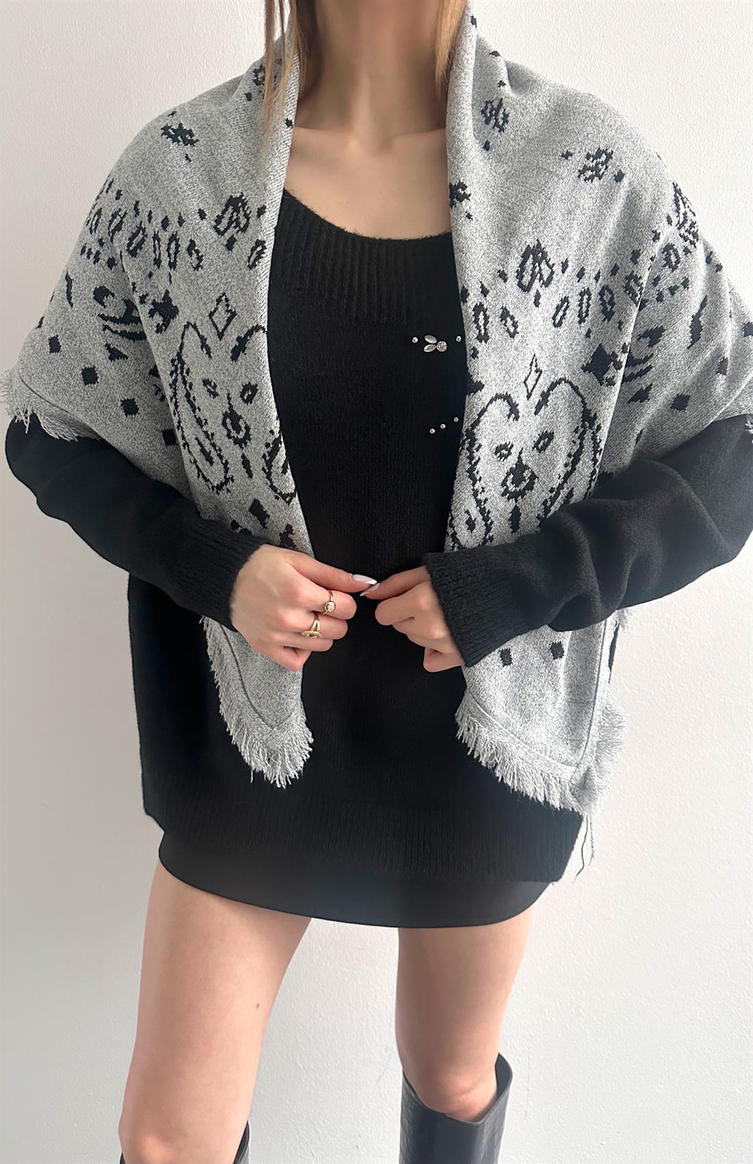 Desenli Kare Şal GRİ