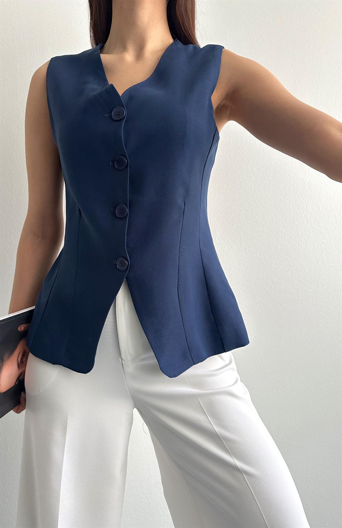 V Yaka Düğmeli Arka Yırtmaçlı Yelek LACİVERT