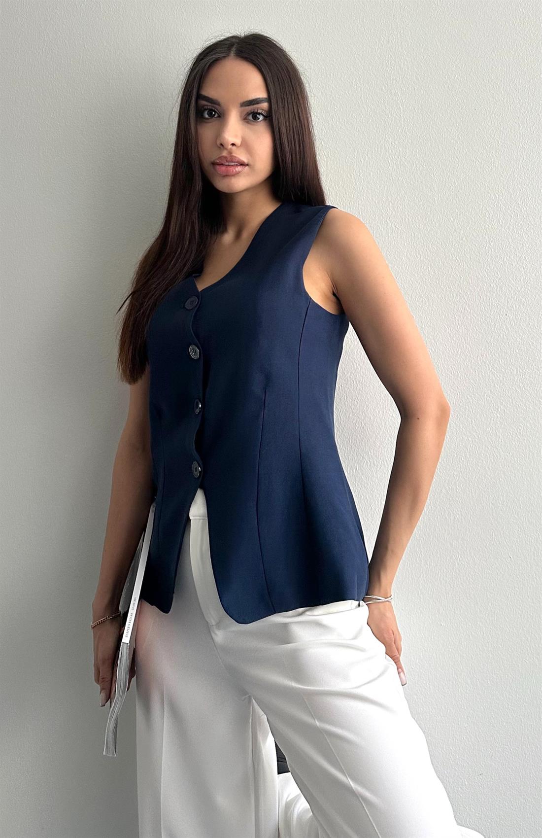 V Yaka Düğmeli Arka Yırtmaçlı Yelek LACİVERT