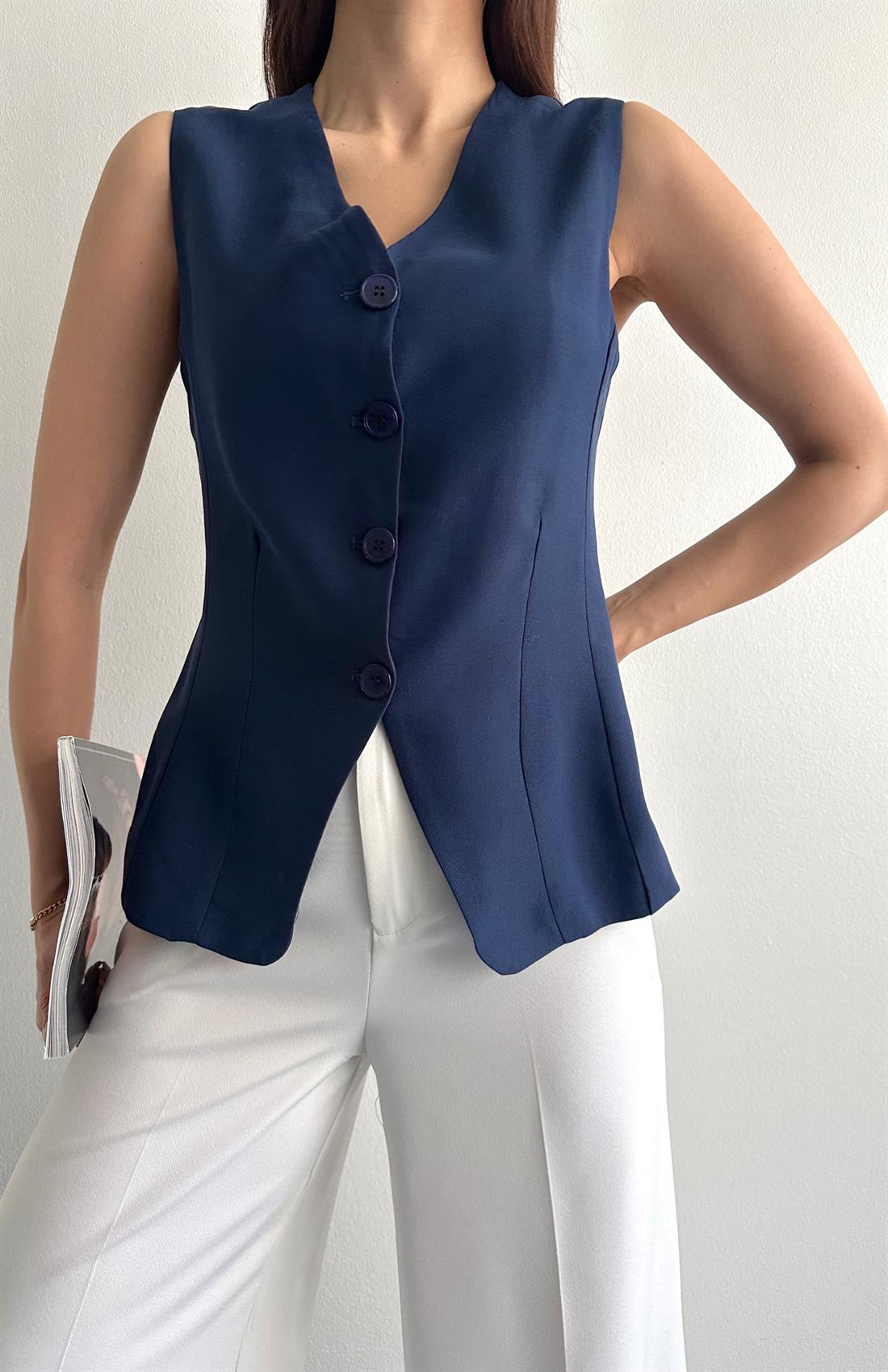 V Yaka Düğmeli Arka Yırtmaçlı Yelek LACİVERT