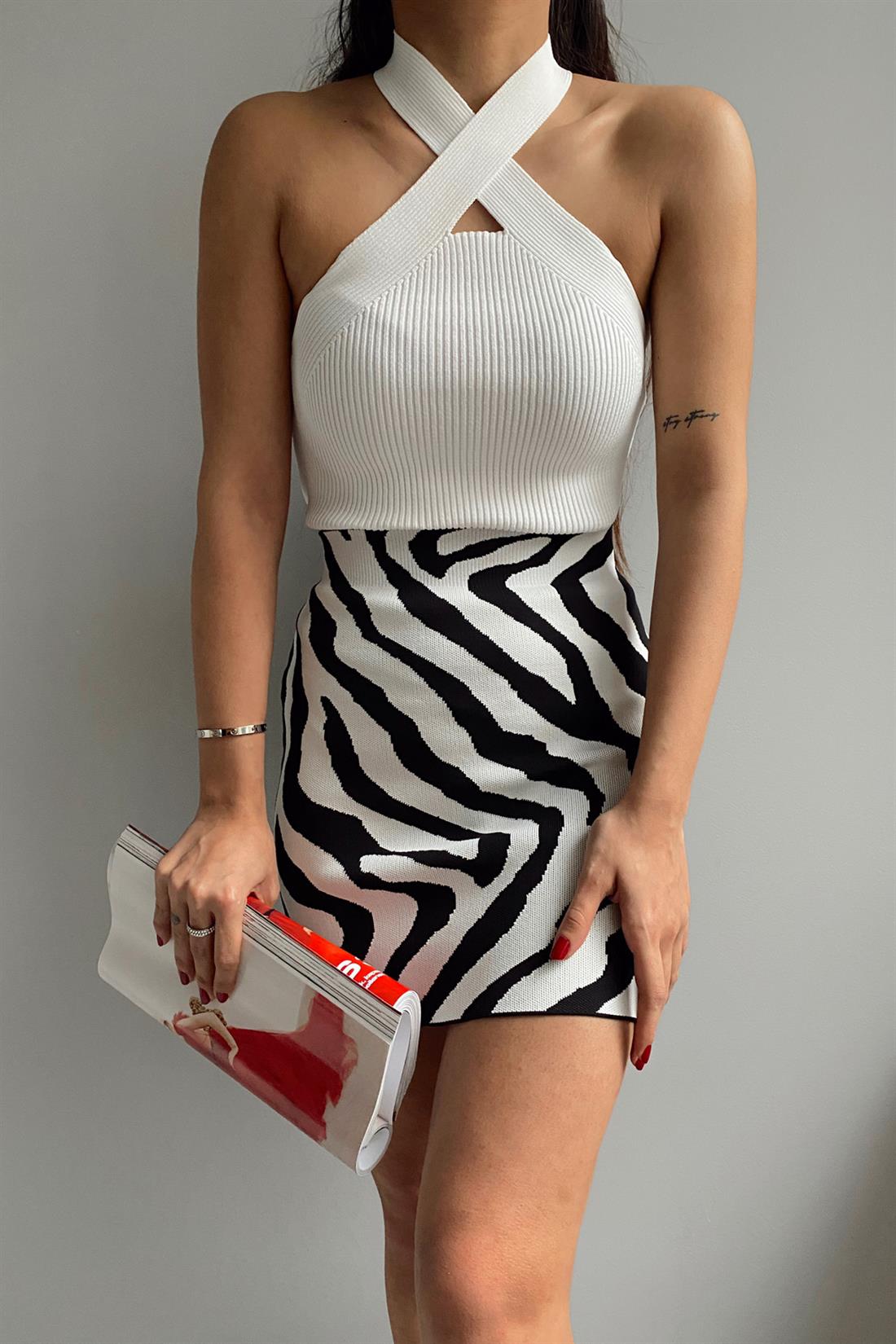 Çapraz Yaka Kolsuz Badi BEYAZ