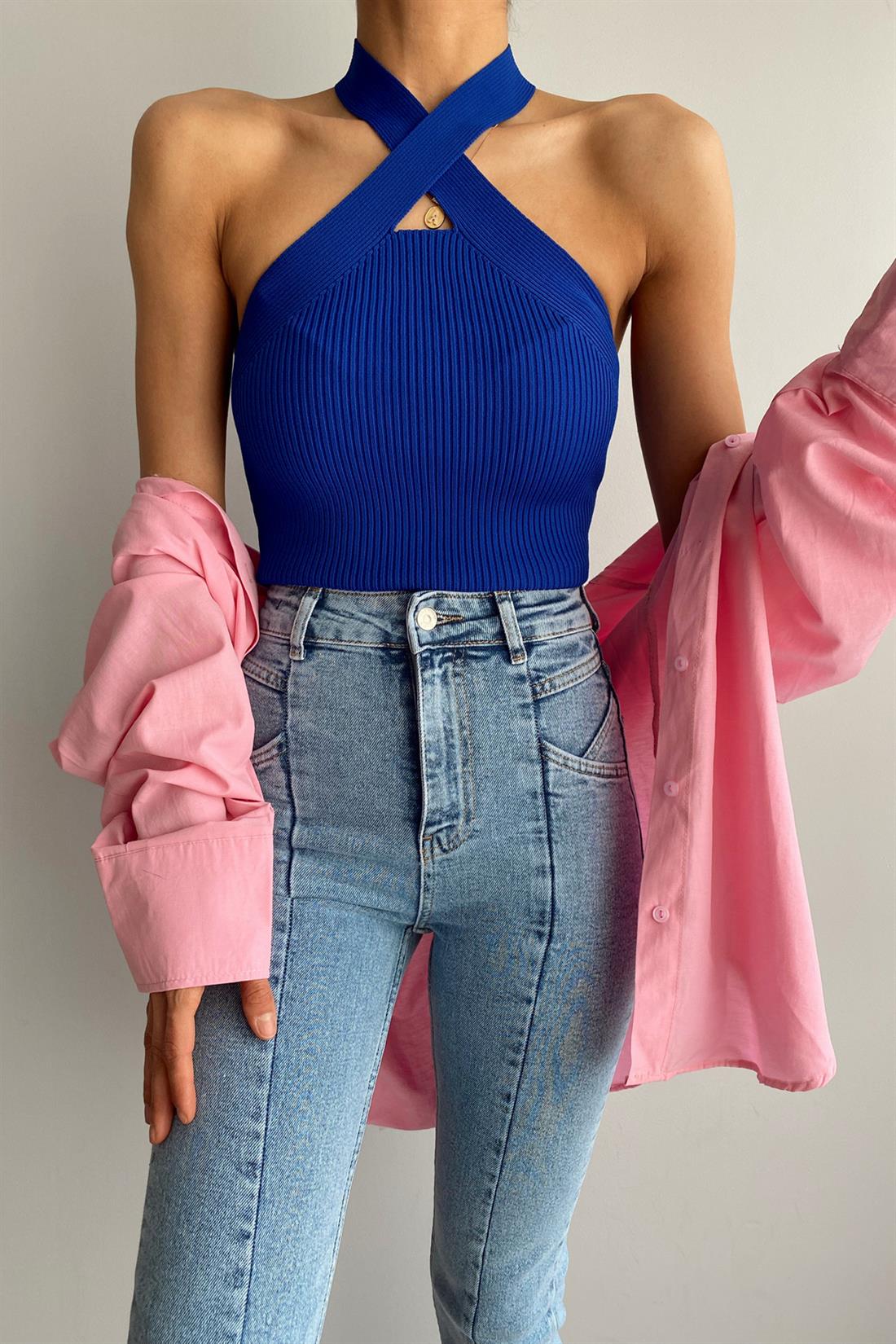 Çapraz Yaka Kolsuz Badi SAKS