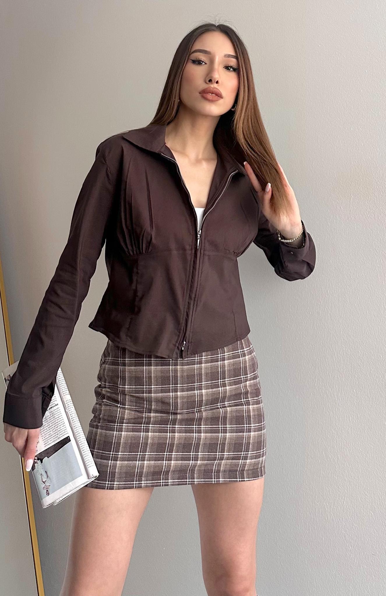 Göğüs Büzgü Detaylı Fermuarlı Bluz KAHVERENGİ