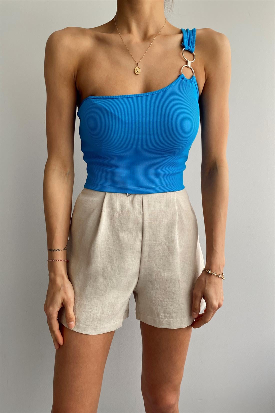 Tek Omuzlu Crop Top SAKS