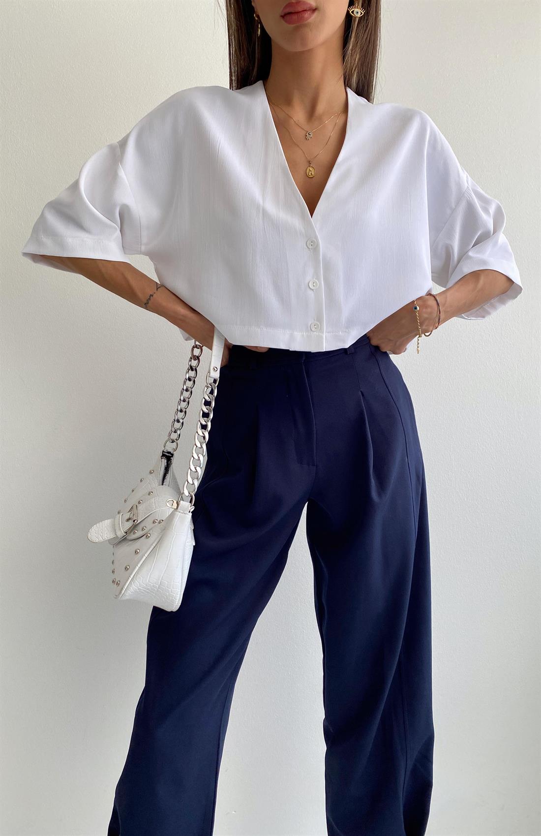 Üç Düğmeli Gömlek BEYAZ