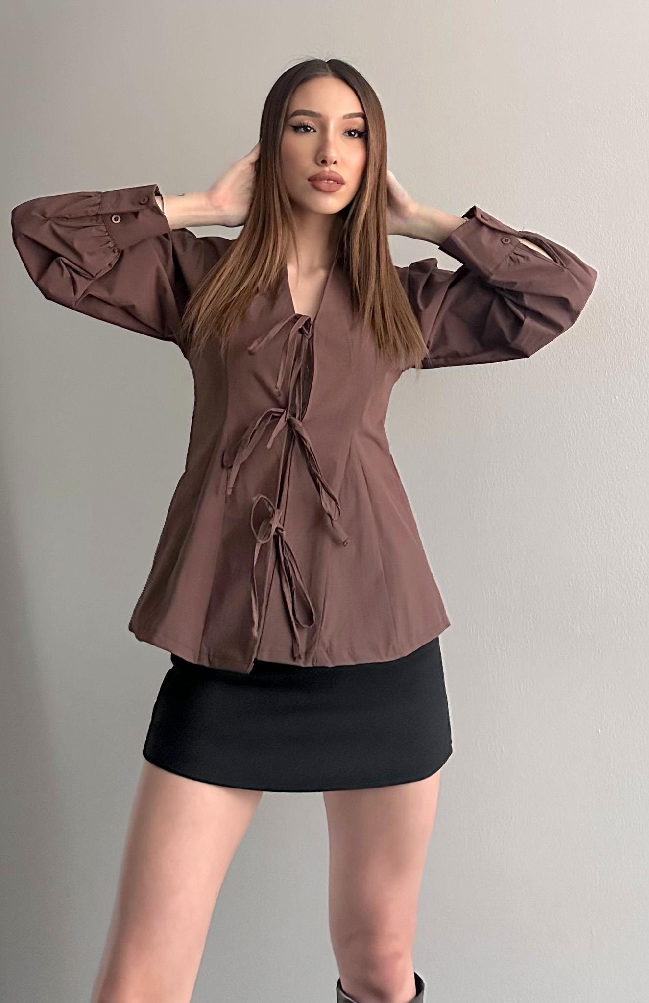V Yaka Önü Bağlamalı Gömlek KAHVERENGİ