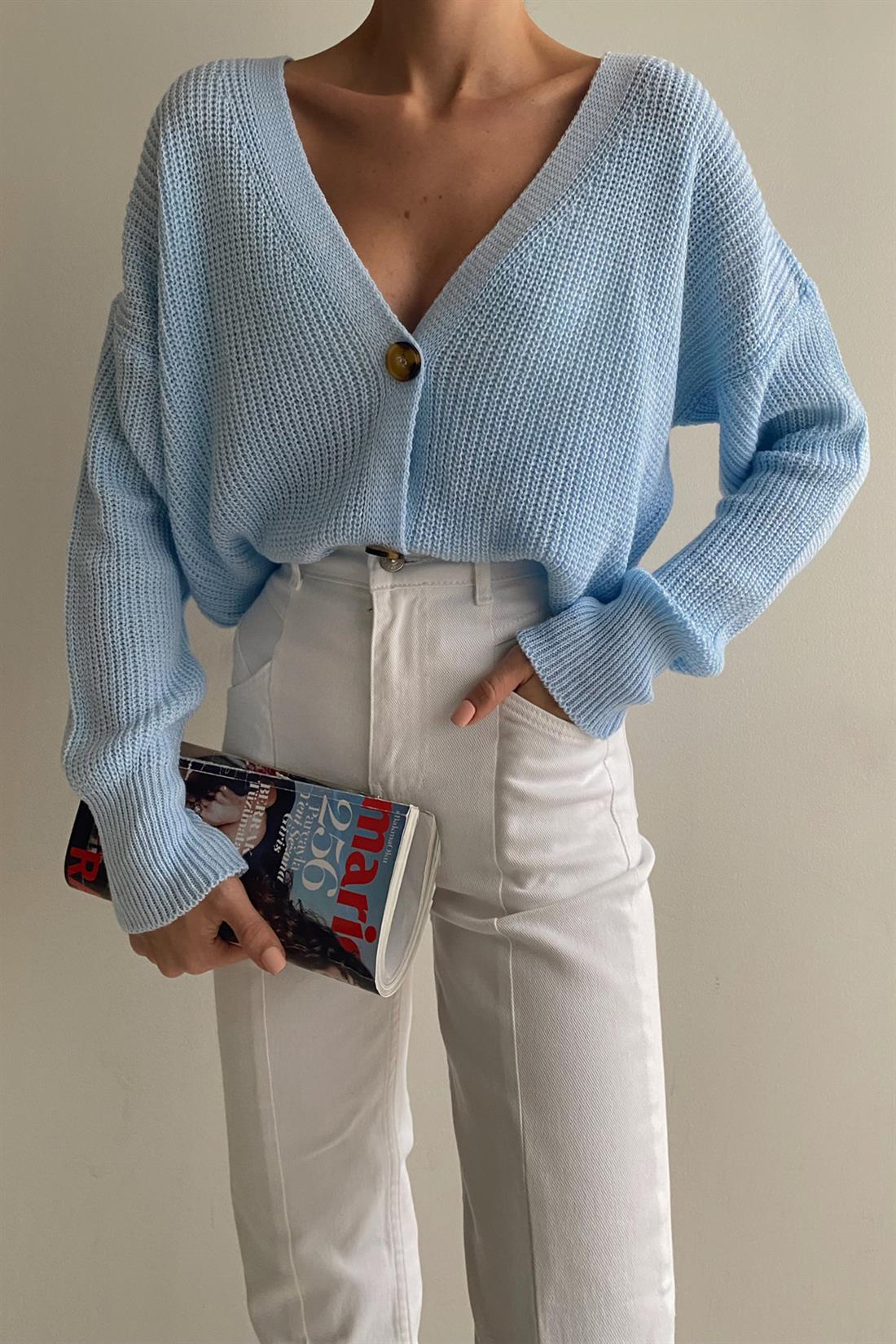 Üç Düğmeli Hırka B.MAVİ