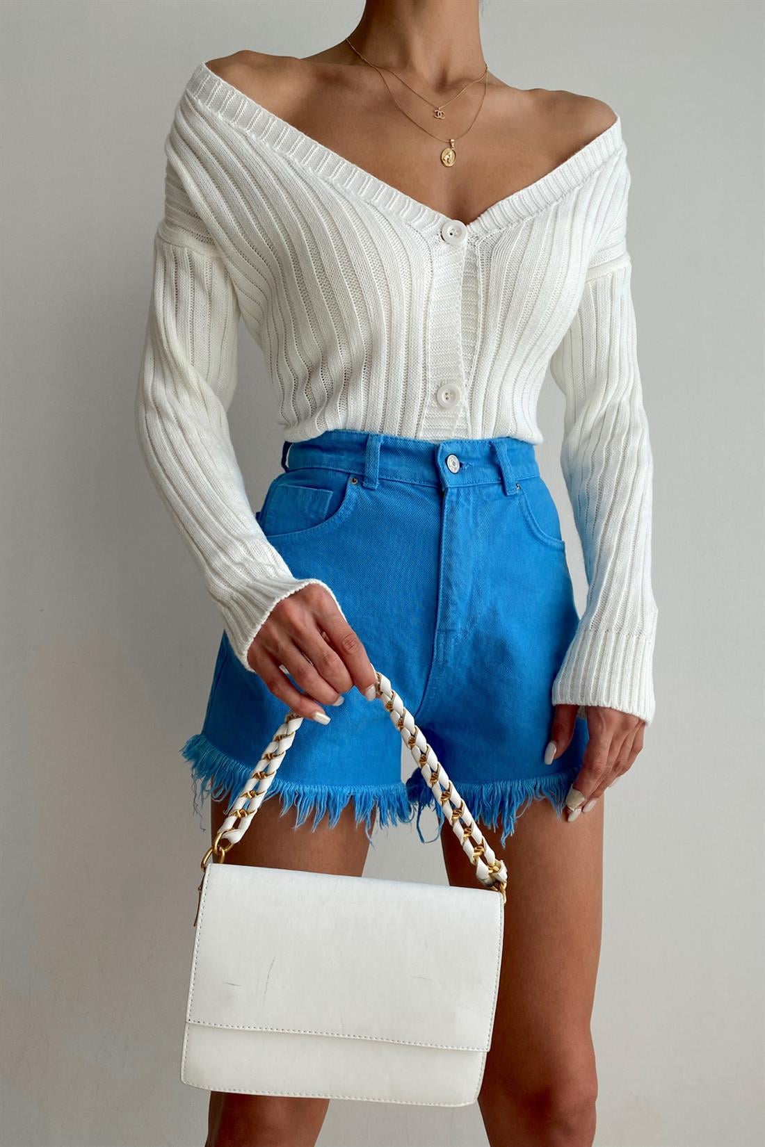 Üç Düğmeli Hırka KREM