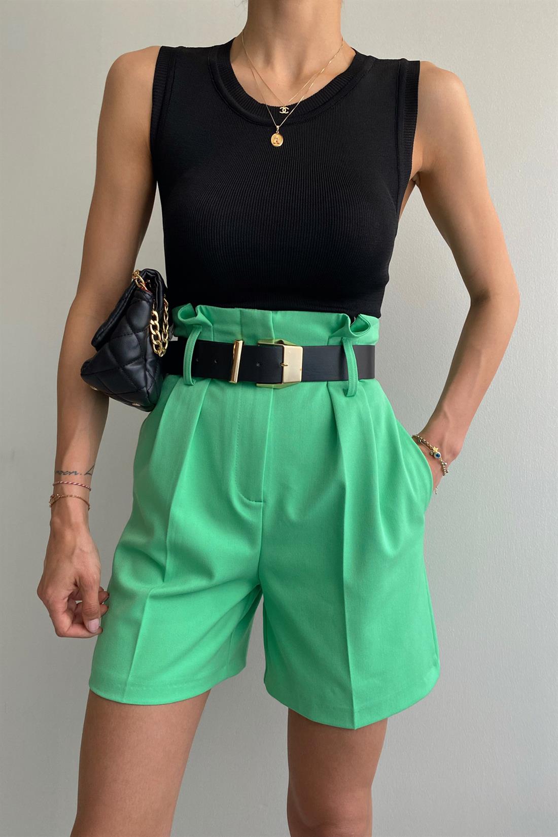 Kemerli Yüksek Bel Berbuda Şort YEŞİL