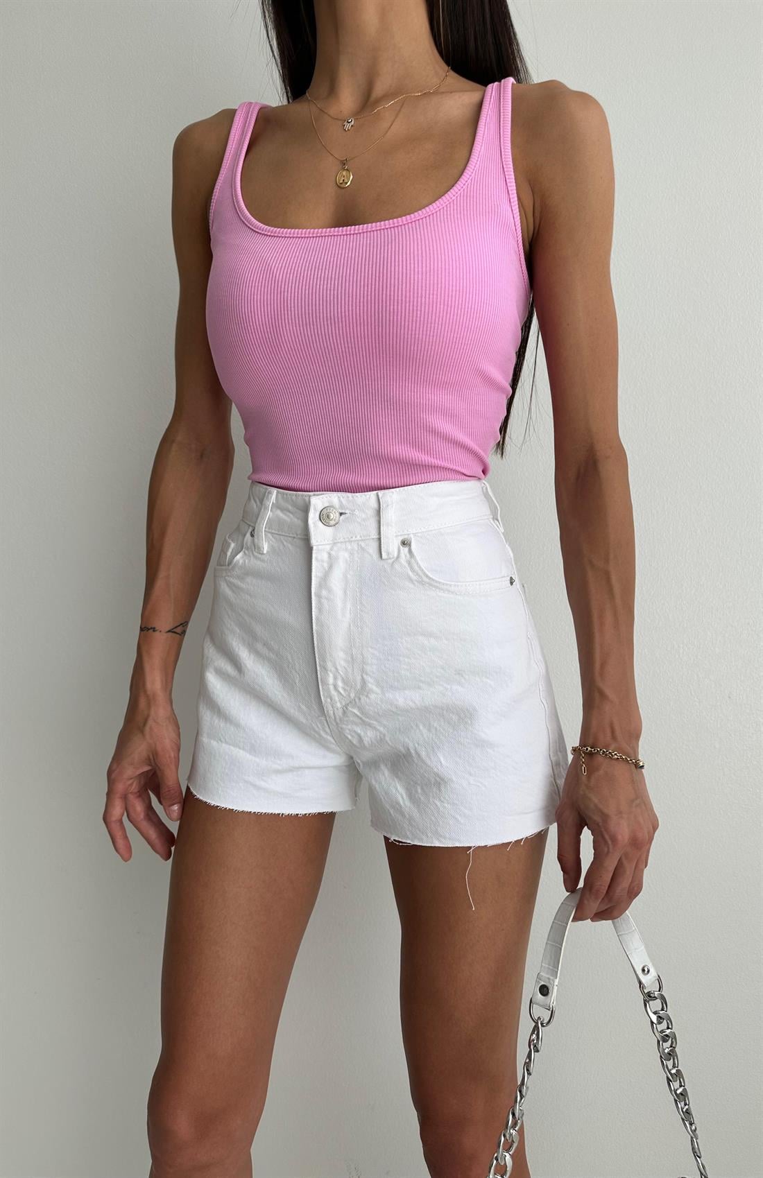 Paçası Dikişsiz Mom Şort BEYAZ