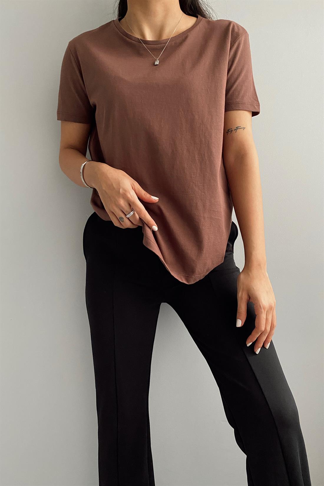 Bisiklet Yaka Basic Tshırt KOYU KAHVE