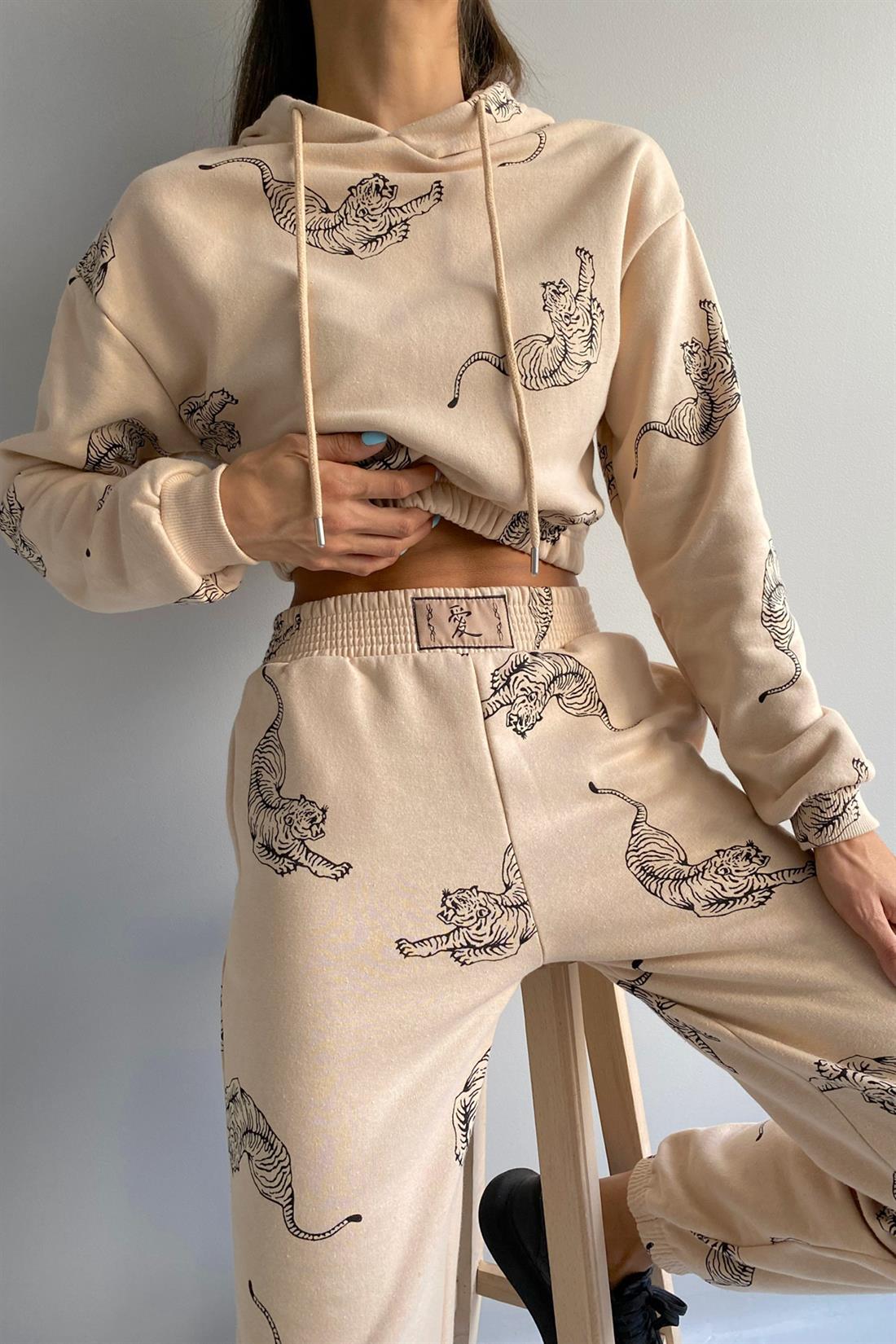 Zebra Baskılı Eşortman Takımı BEJ