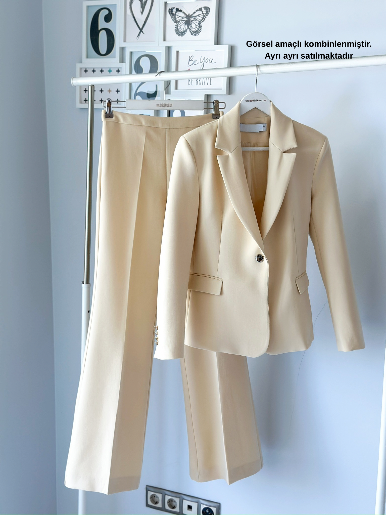 AKSESUAR DÜĞMELİ BLAZER CEKET