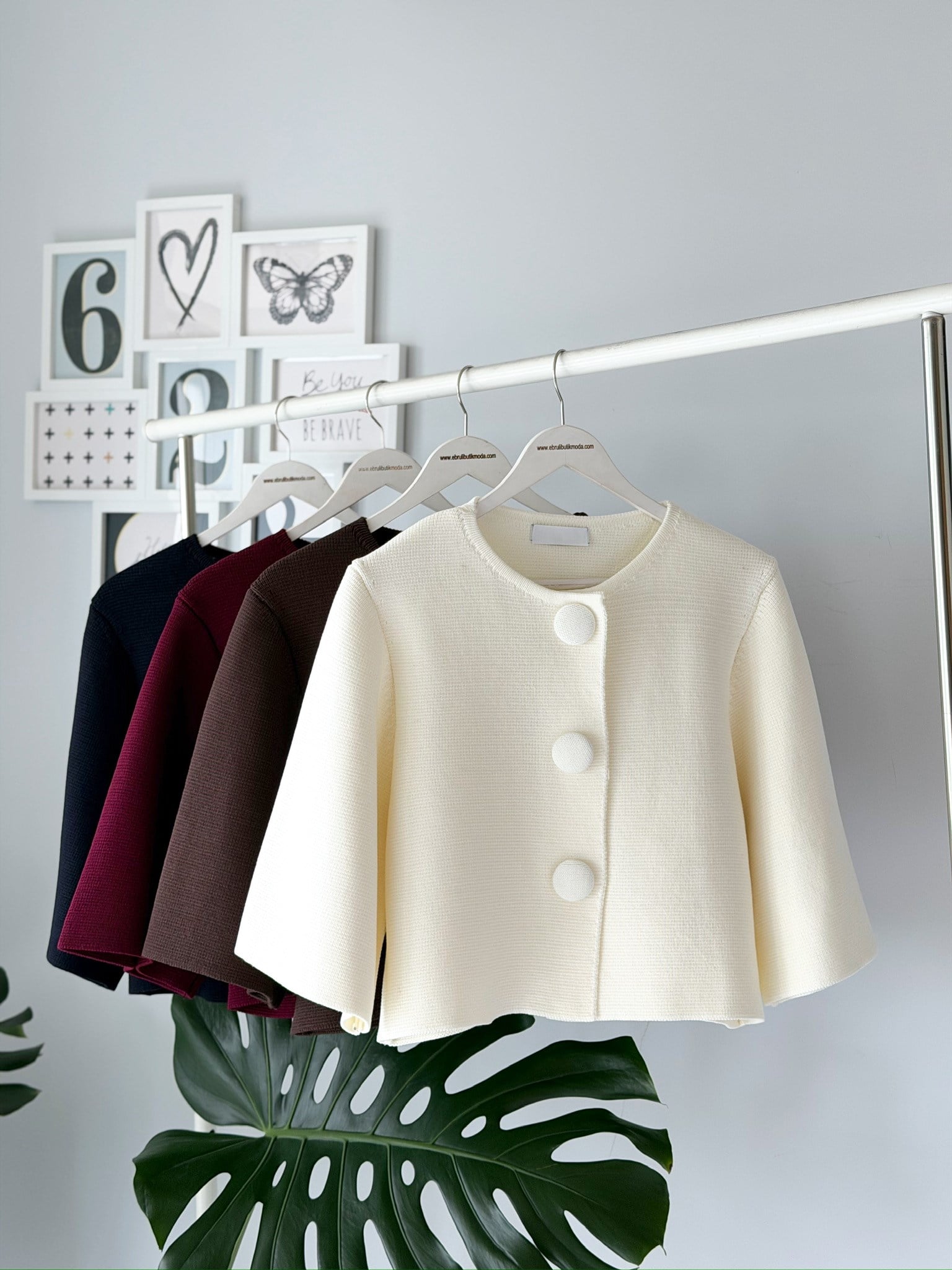 BÜYÜK ÇITÇIT DÜĞMELİ HIRKA