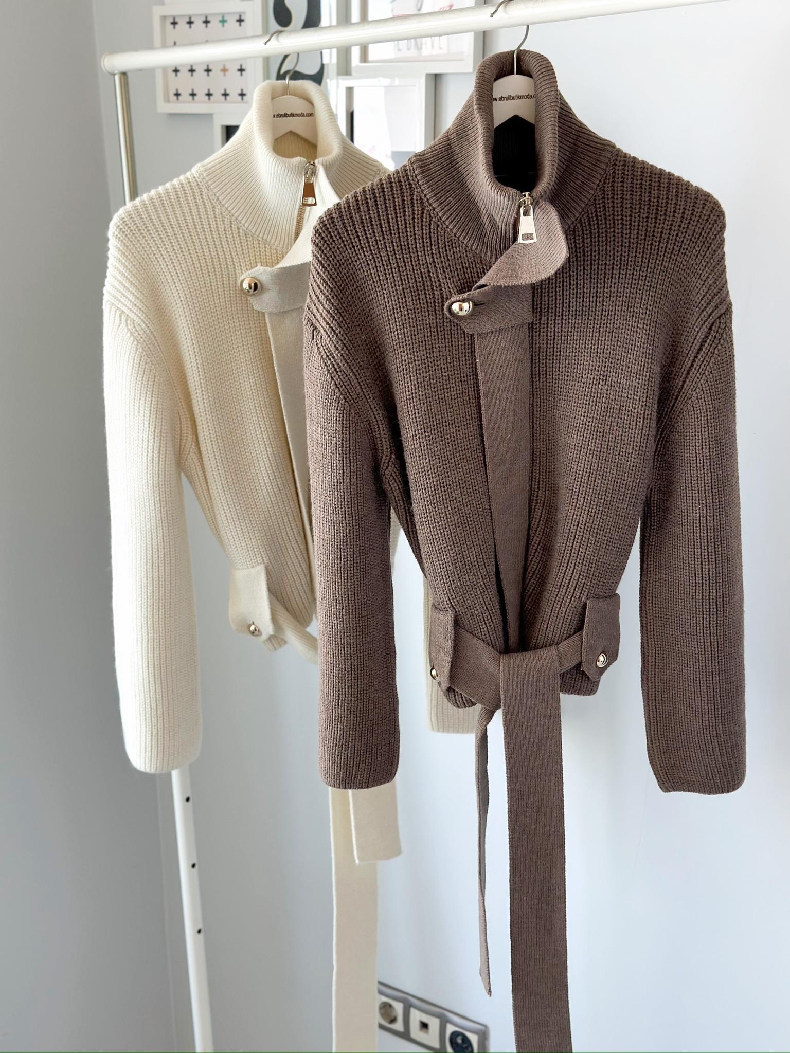 FERMUARLI KEMERLİ PREMIUM HIRKA