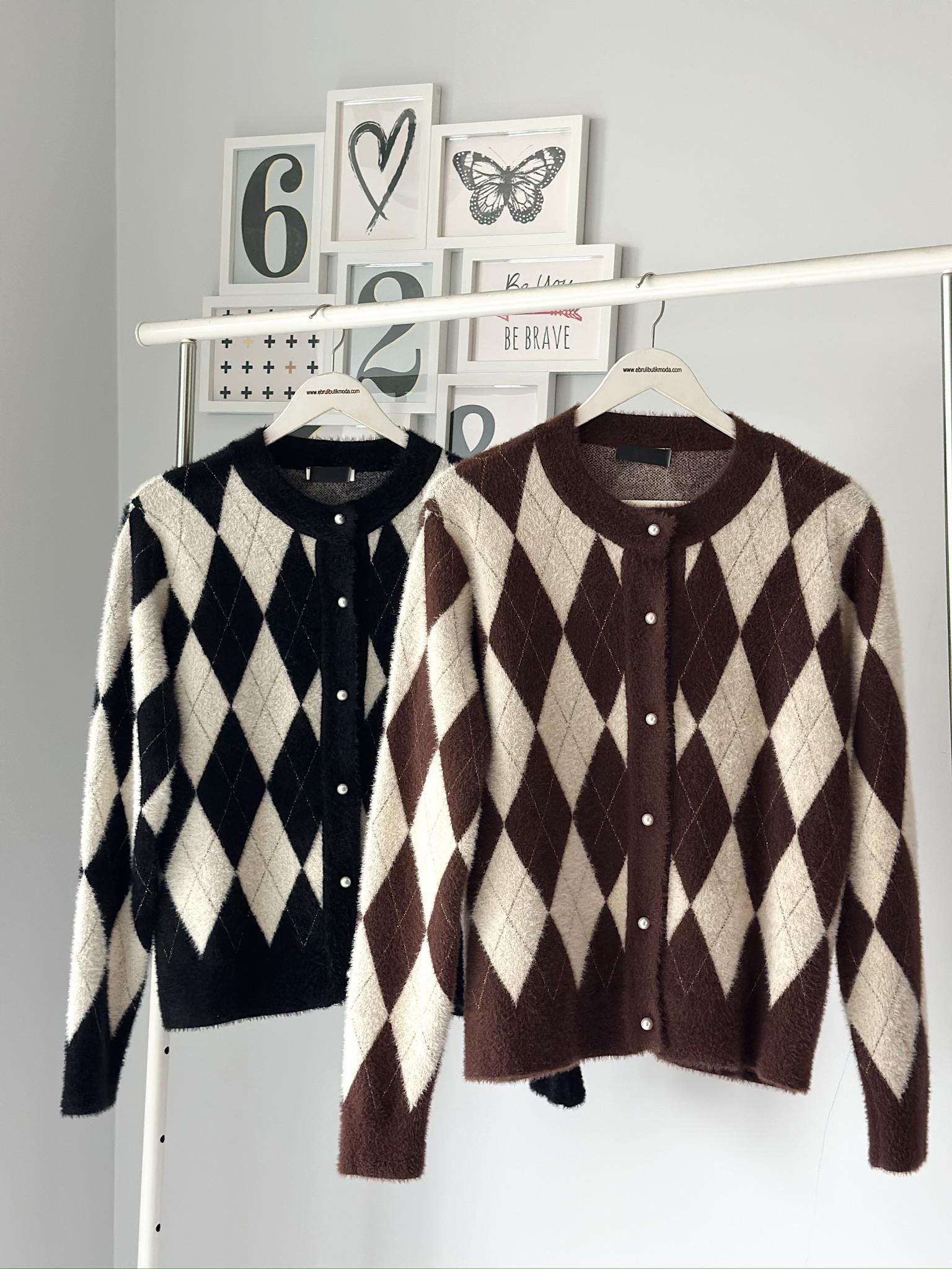 İNCİ DÜĞMELİ BAKLAVA DESEN HIRKA