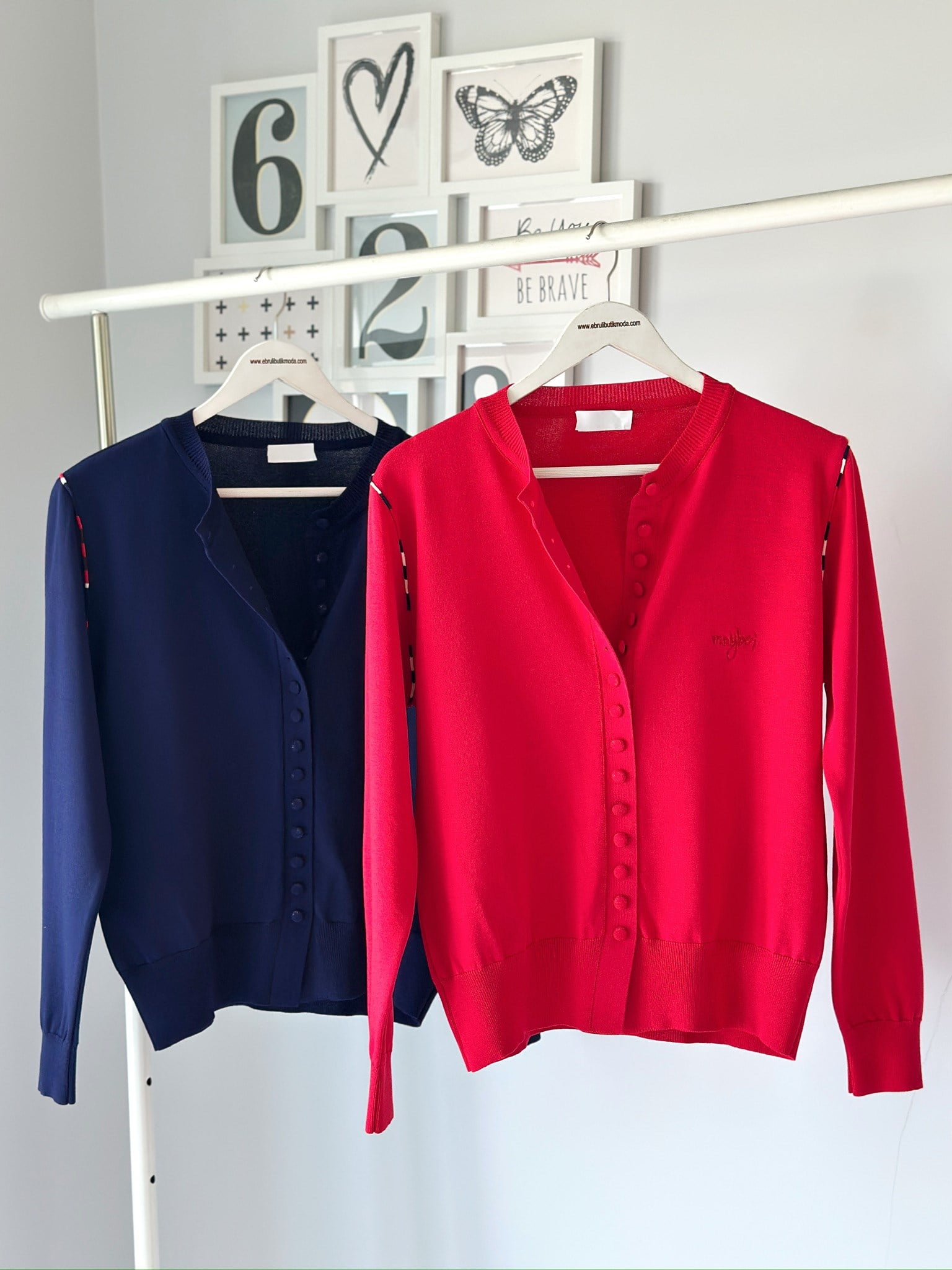 OMUZLARI ŞERİTLİ HIRKA