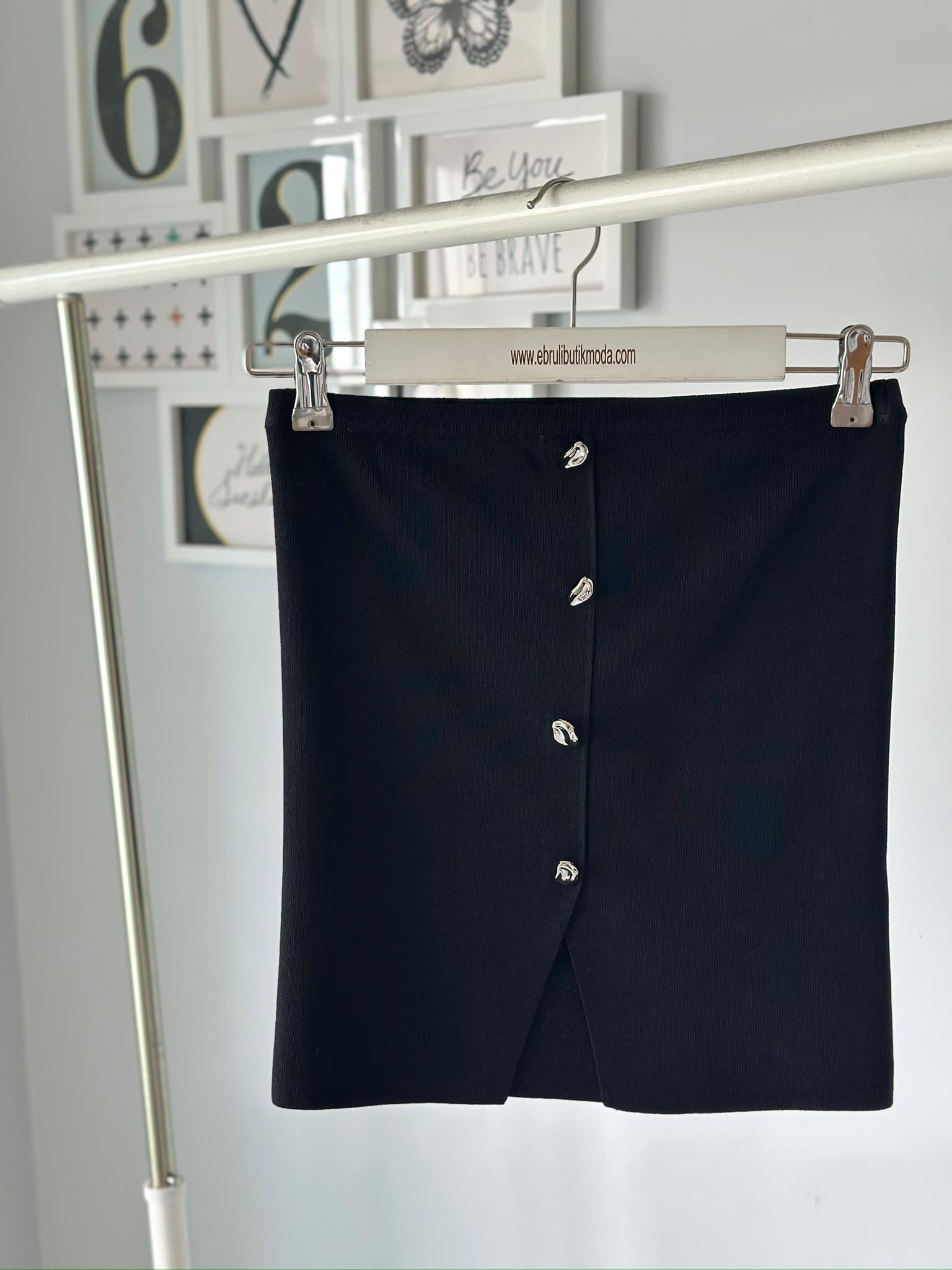 STRAPLEZ DÜĞMELİ TRİKO