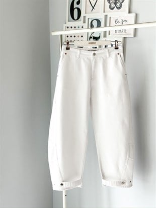 BEYAZ SLOUCHY JEAN