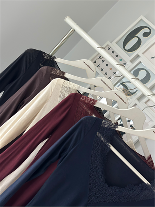 DANTEL DETAYLI KAŞMİR İÇERİKLİ BLUZ