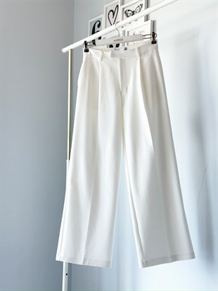 GENİŞ PAÇA BEYAZ PANTOLON