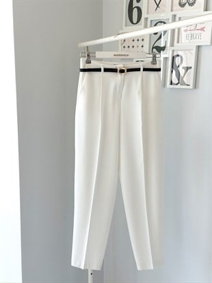 KEMERLİ BEYAZ PİLİLİ PANTOLON