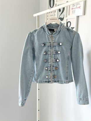 ÖNÜ BRİTLİ DENIM CEKET
