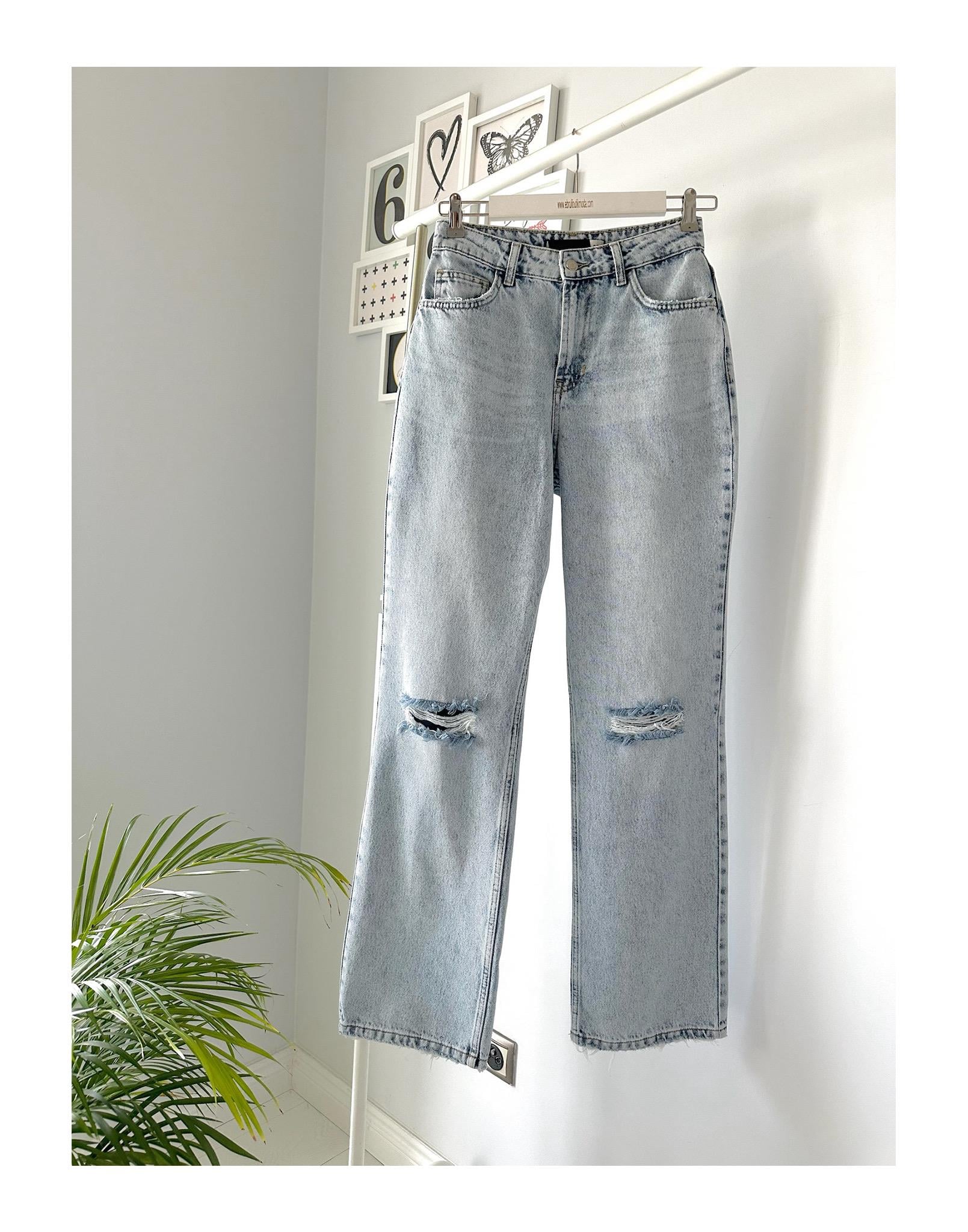 AÇIK RENK YIRTIKLI FLARE JEAN
