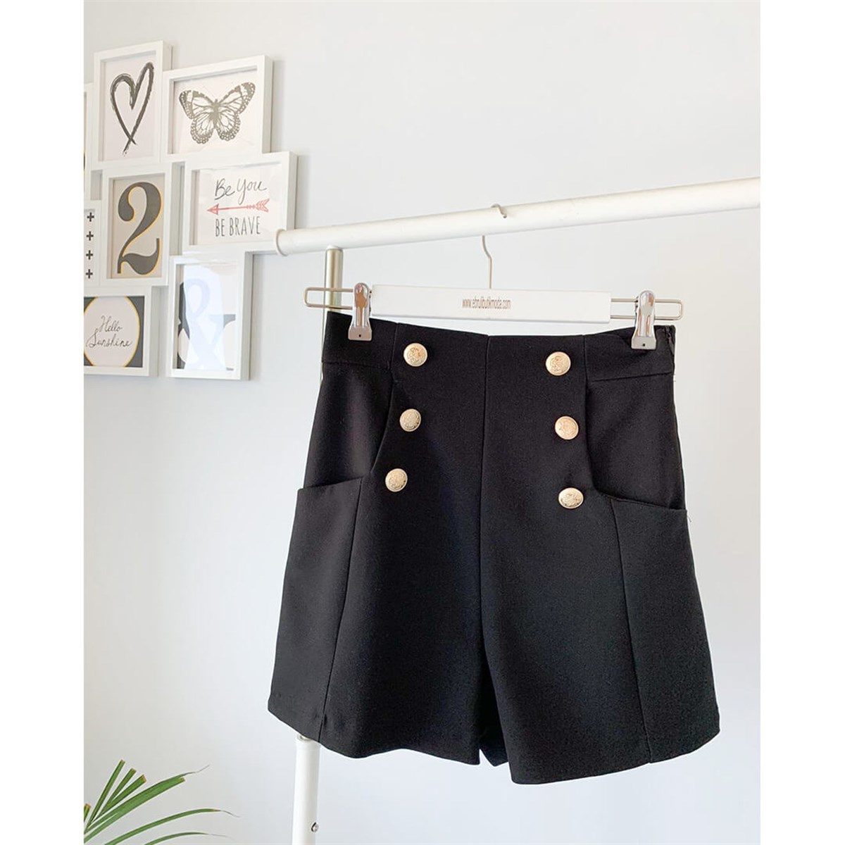 CEBİ DÜĞMELİ ŞORT