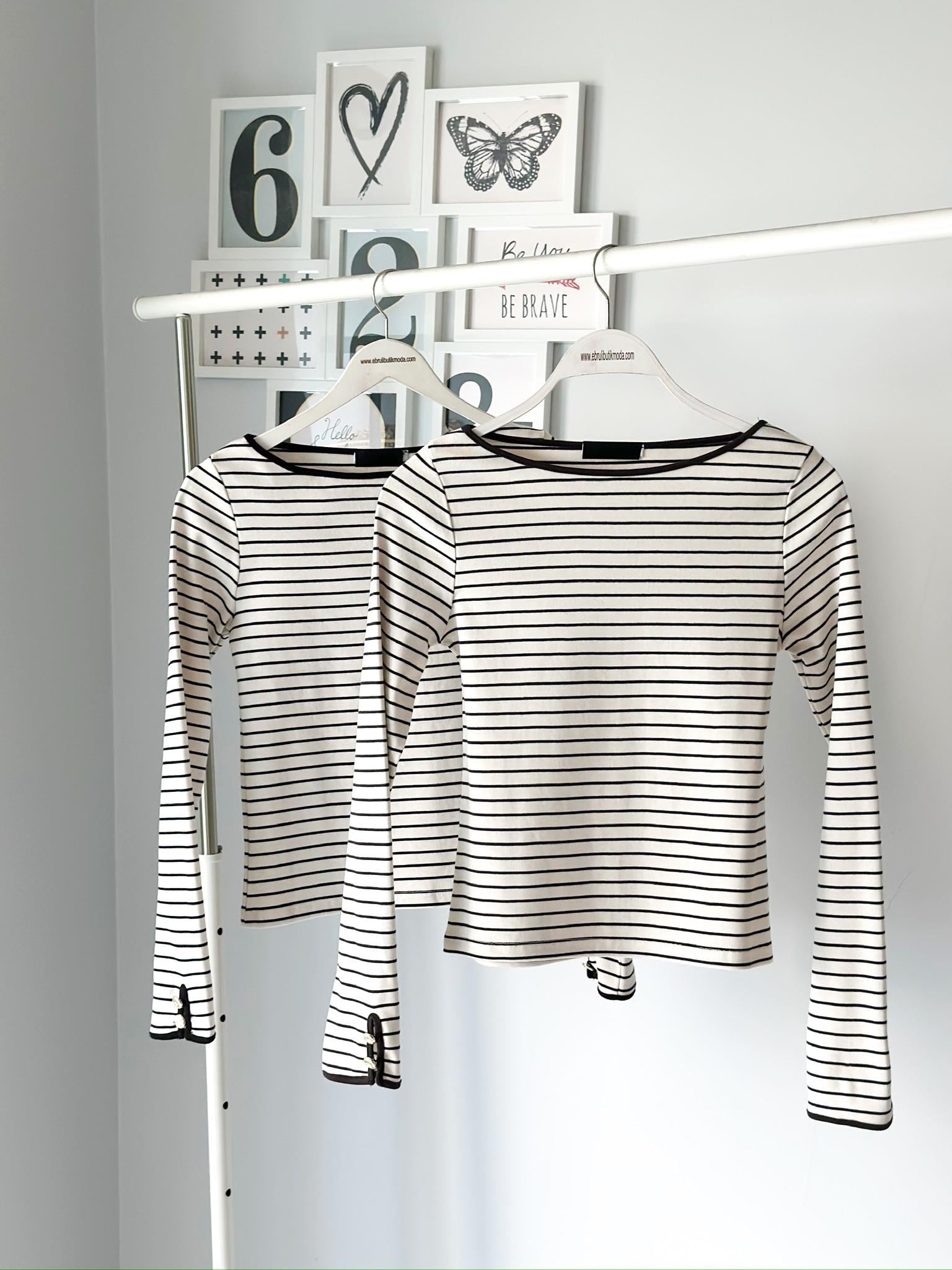 ÇİZGİLİ DÜĞME DETAYLI BLUZ