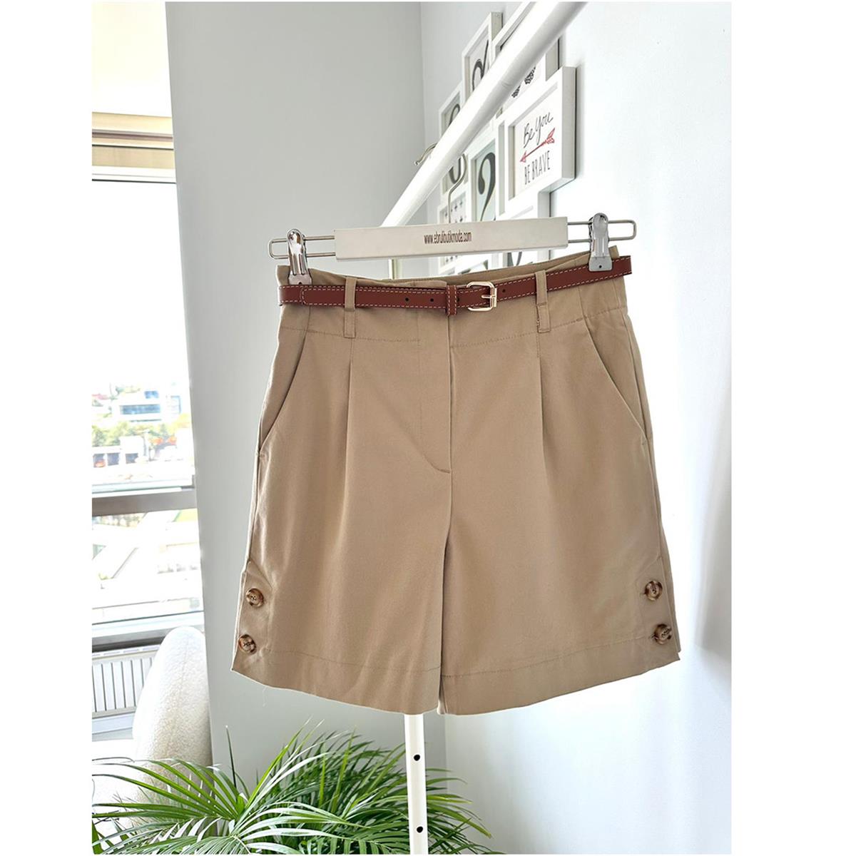 DÜĞME DETAYLI KEMERLİ ŞORT