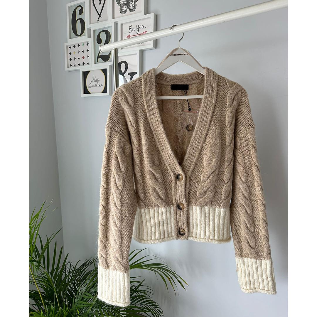 DÜĞMELİ ÖRGÜ DESEN HIRKA