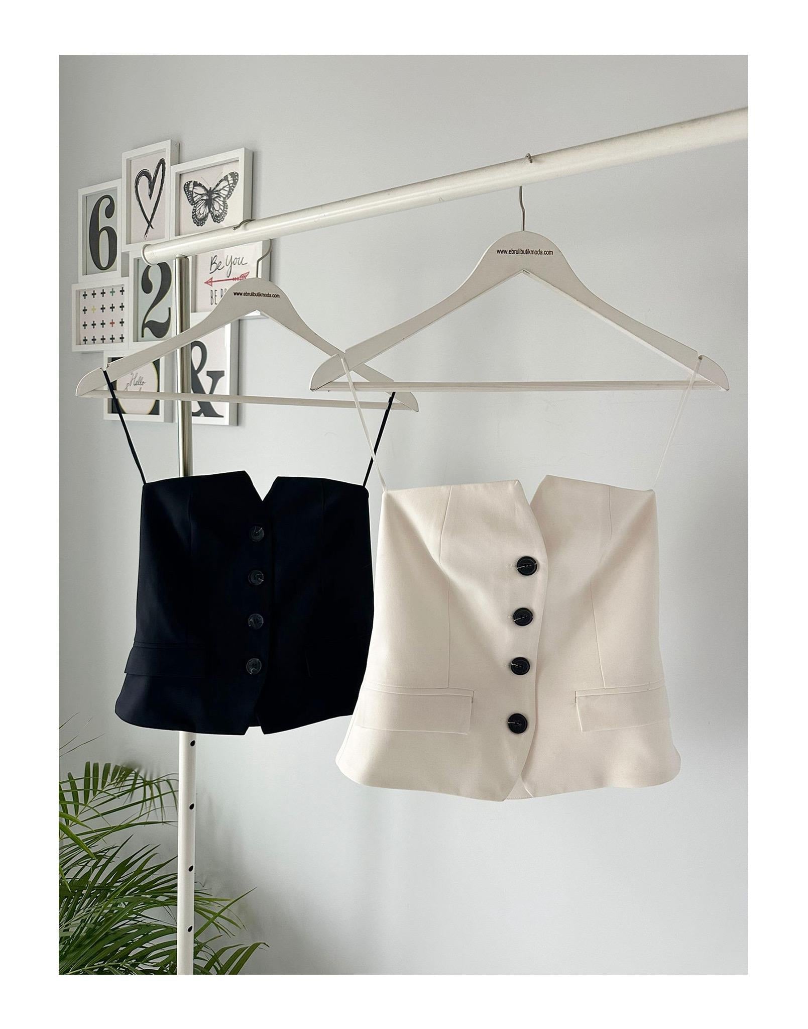 DÜĞMELİ STRAPLEZ YELEK