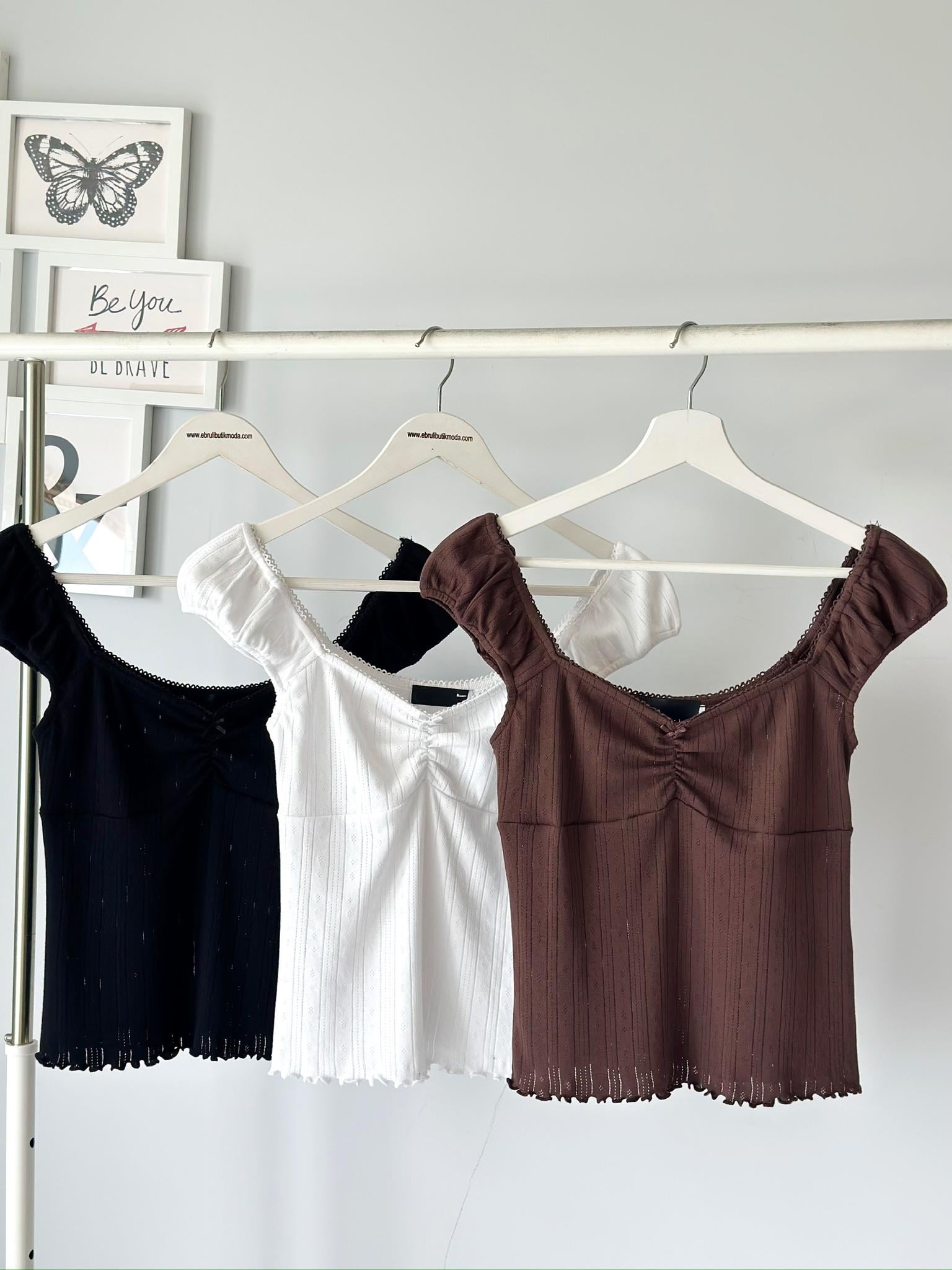 FİYONK DETAYLI BLUZ