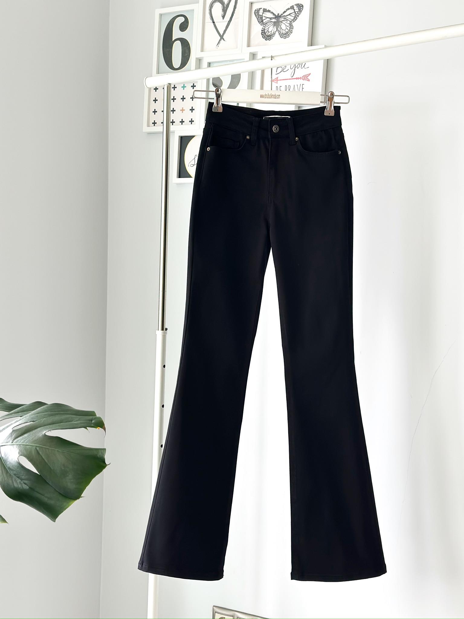 FULL BLACK GENİŞ PAÇA JEAN