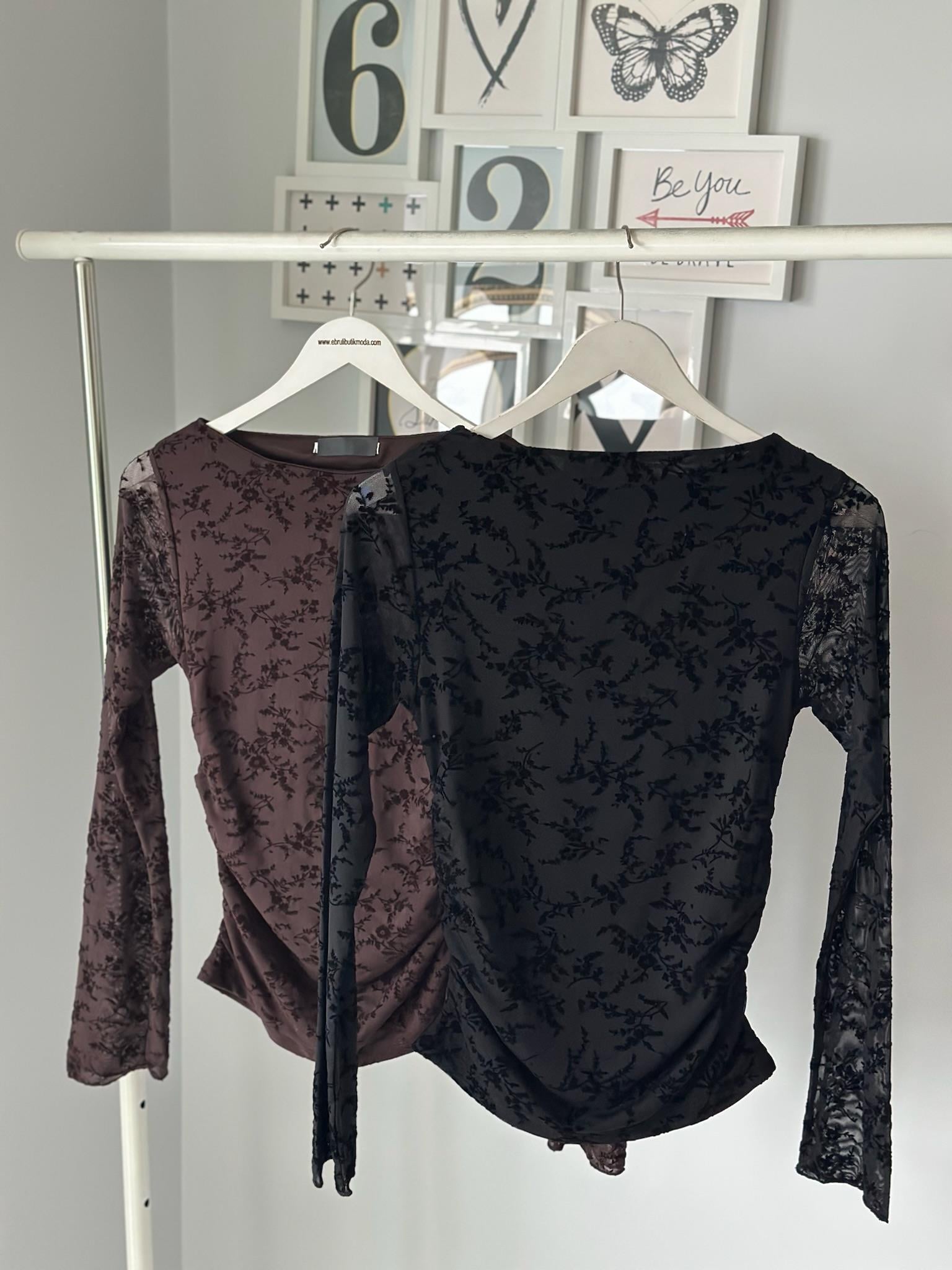 KADİFE EFEKTLİ BÜZGÜLÜ BLUZ