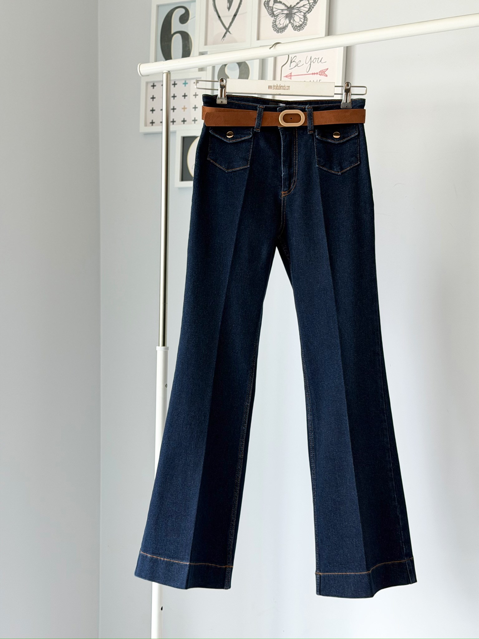 KEMERLİ CEP DETAYLI FLARE JEAN