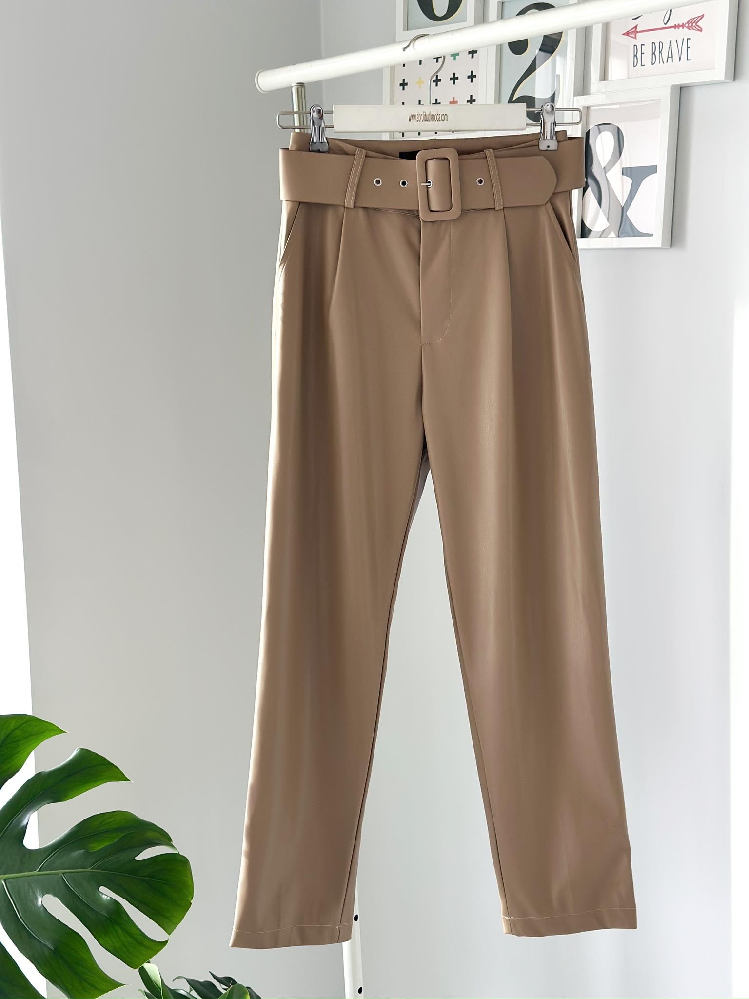 KEMERLİ DERİ HAVUÇ PANTOLON