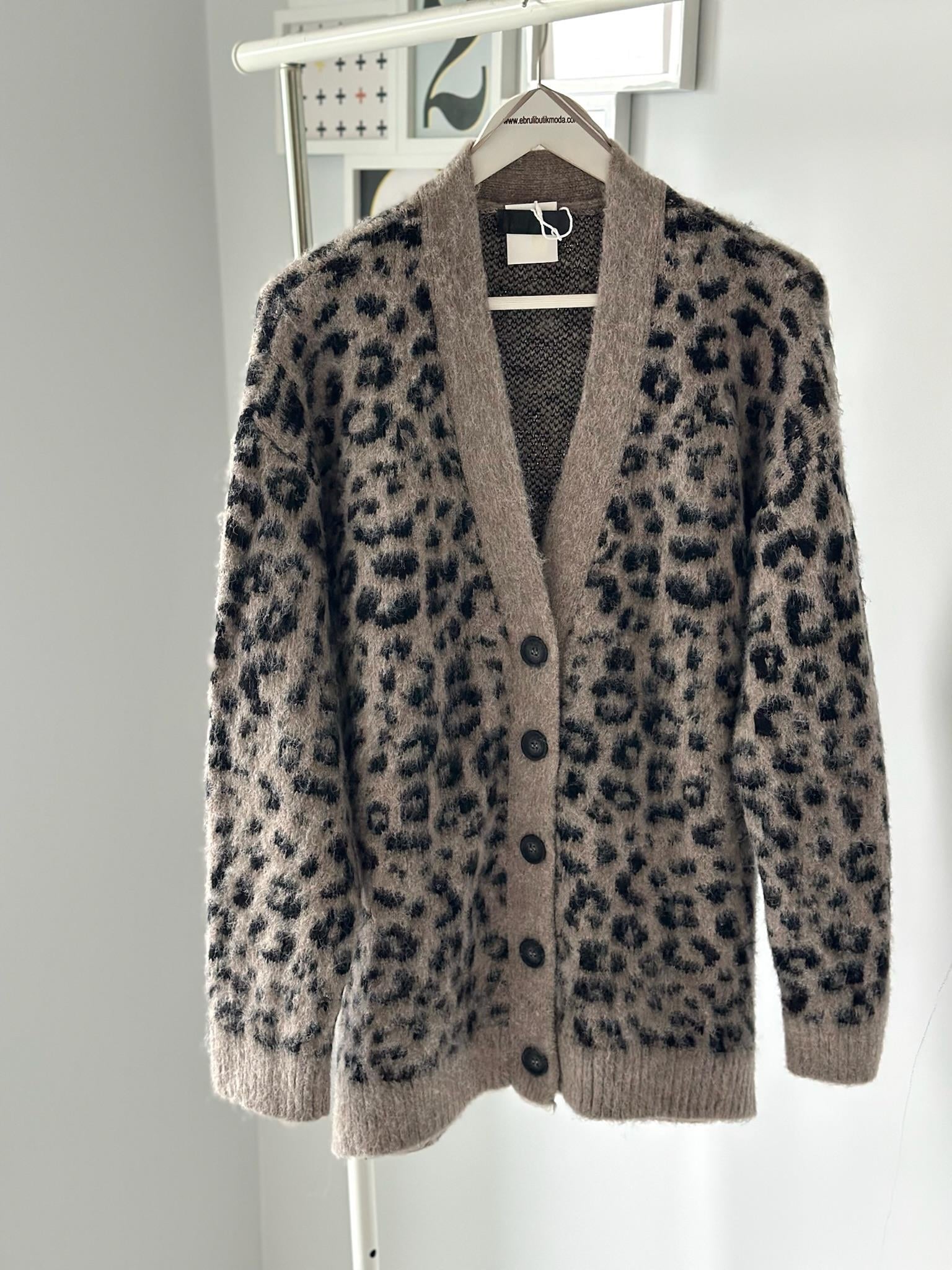 LEOPAR ŞARDONLU HIRKA