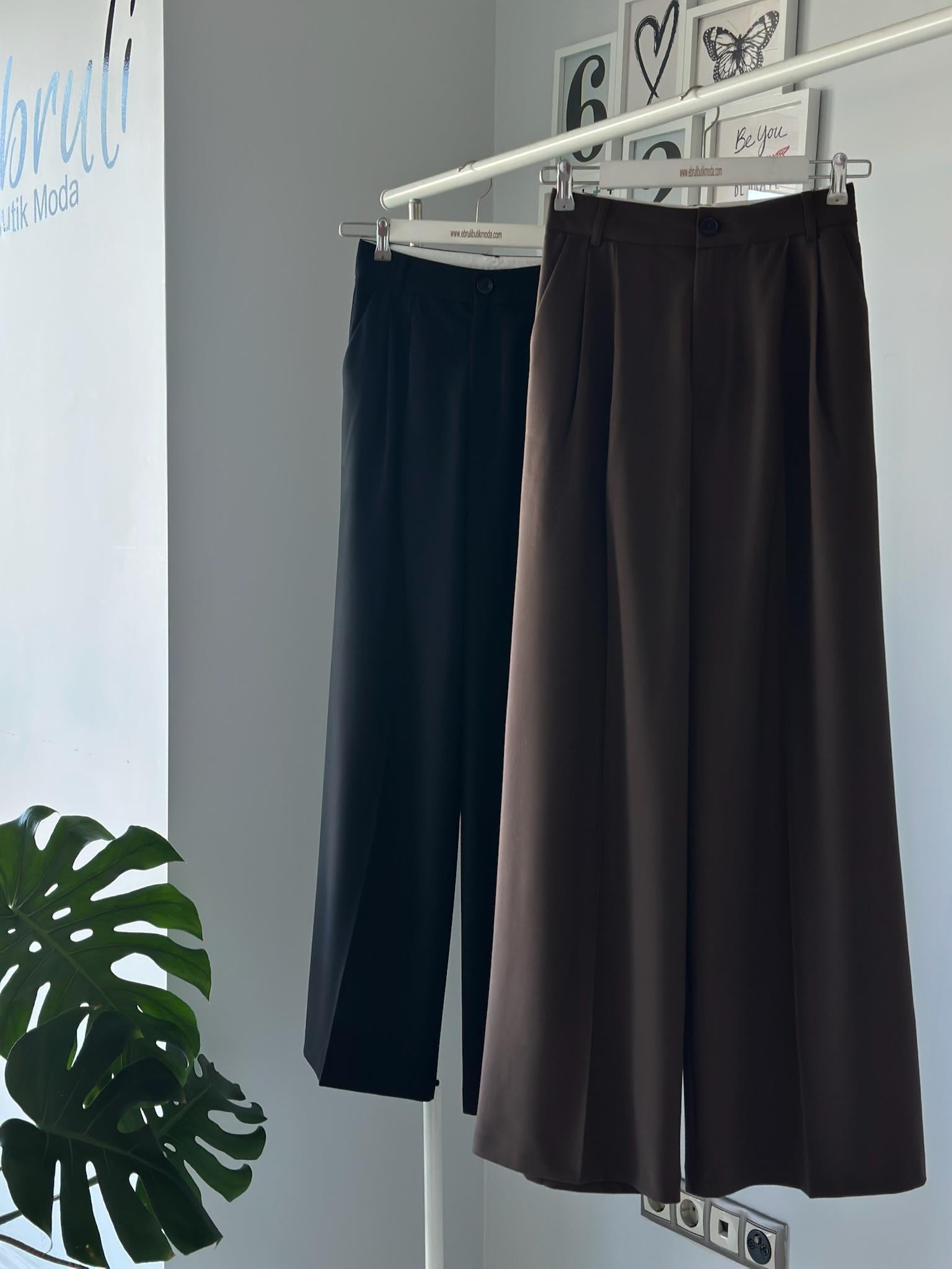 PİLİLİ STRAIGHT FIT KUMAŞ PANTOLON