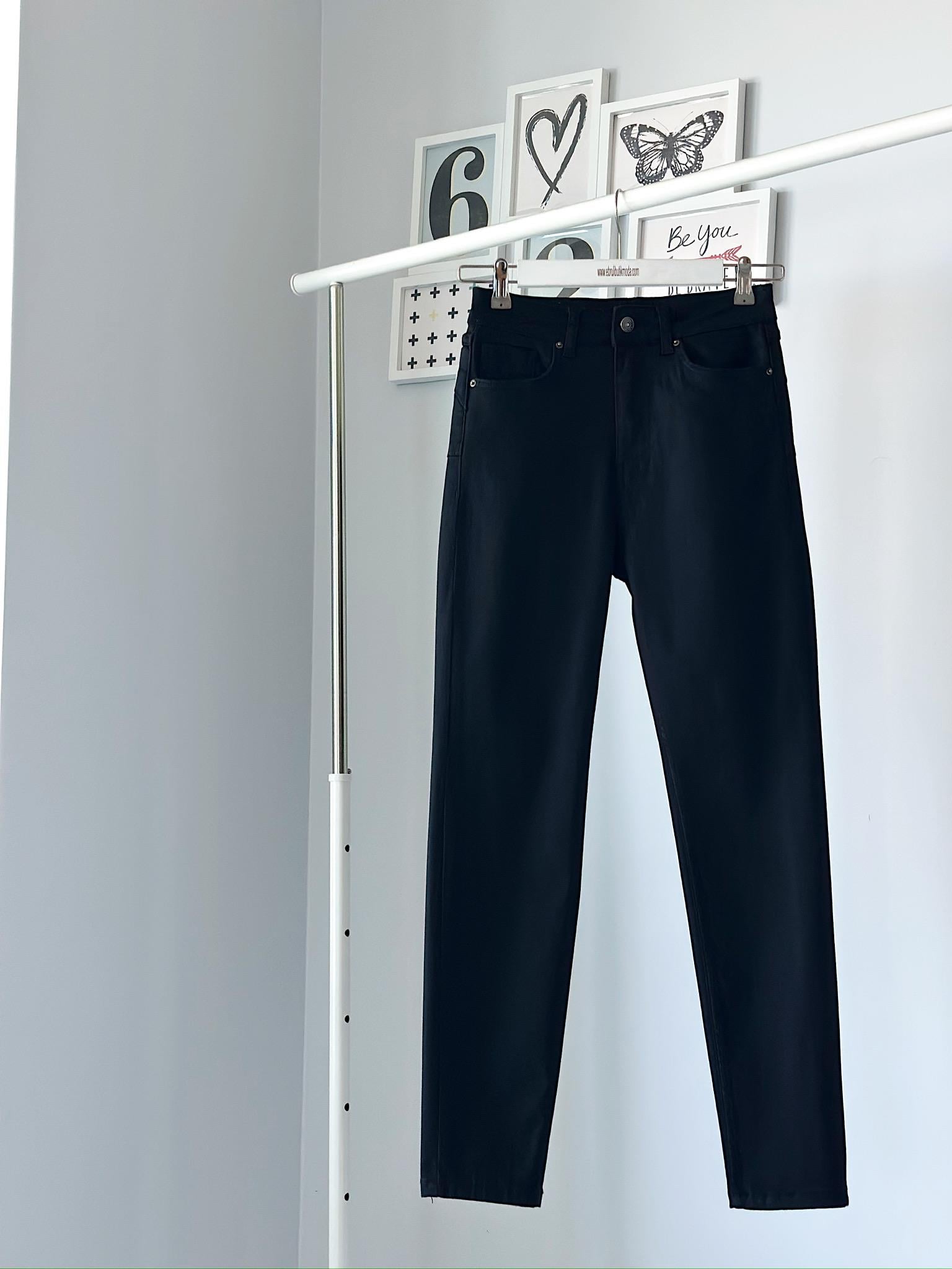 SİYAH PUSH UP MOM JEAN