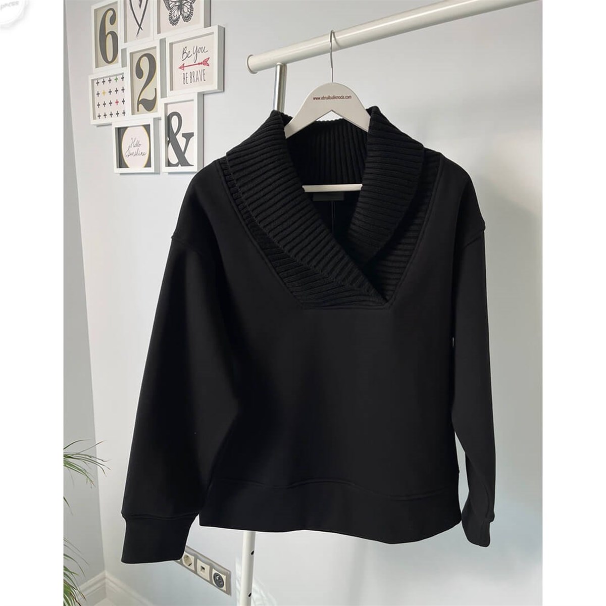 YAKASI TRİKO DETAYLI SWEATSHIRT