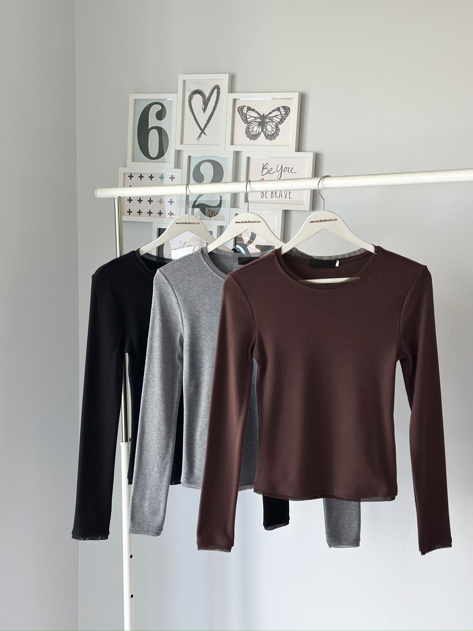 YAKASI TÜL DETAYLI TRİKO