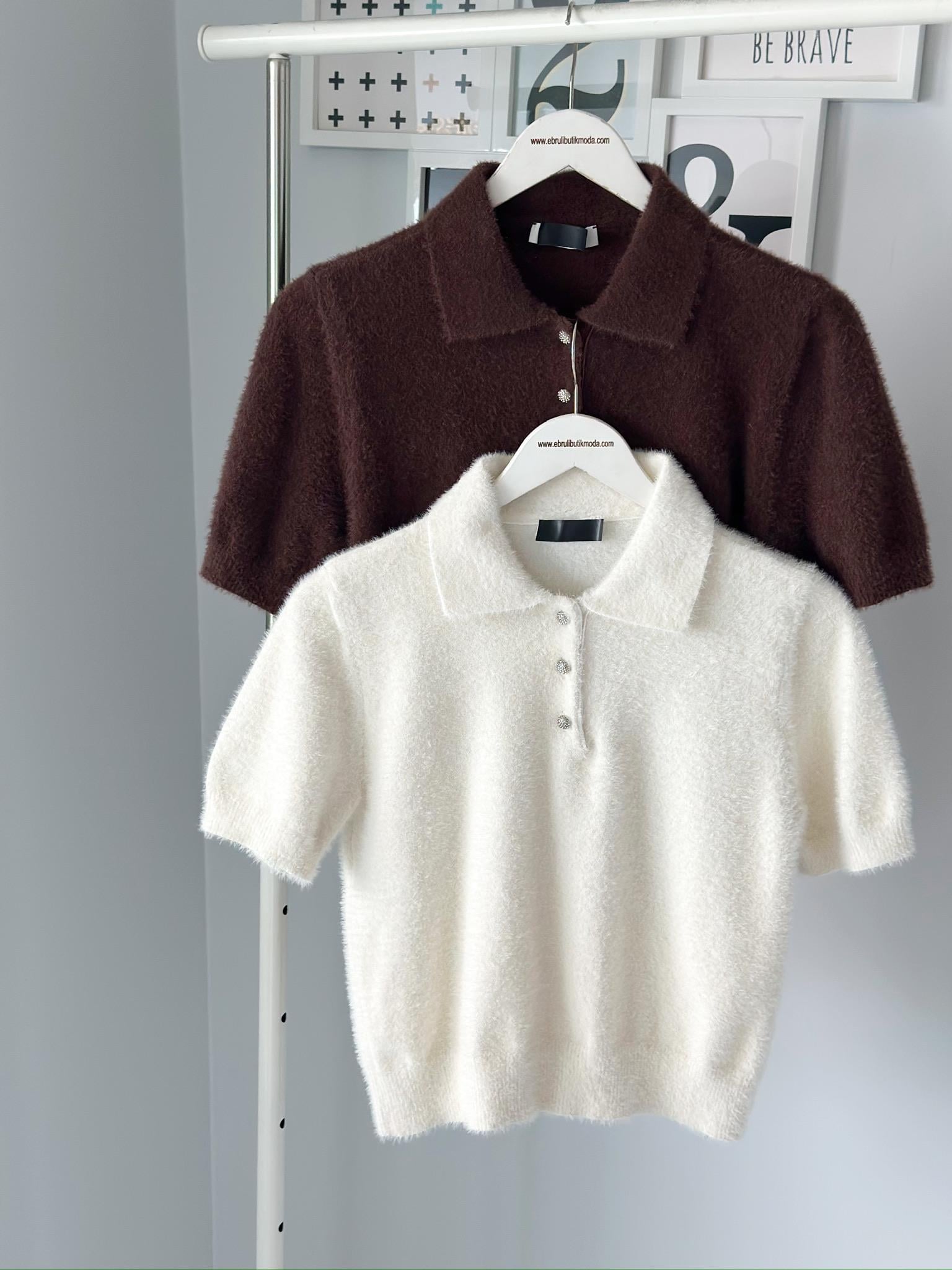 YARIM KOL TAŞ DÜĞMELİ TRİKO