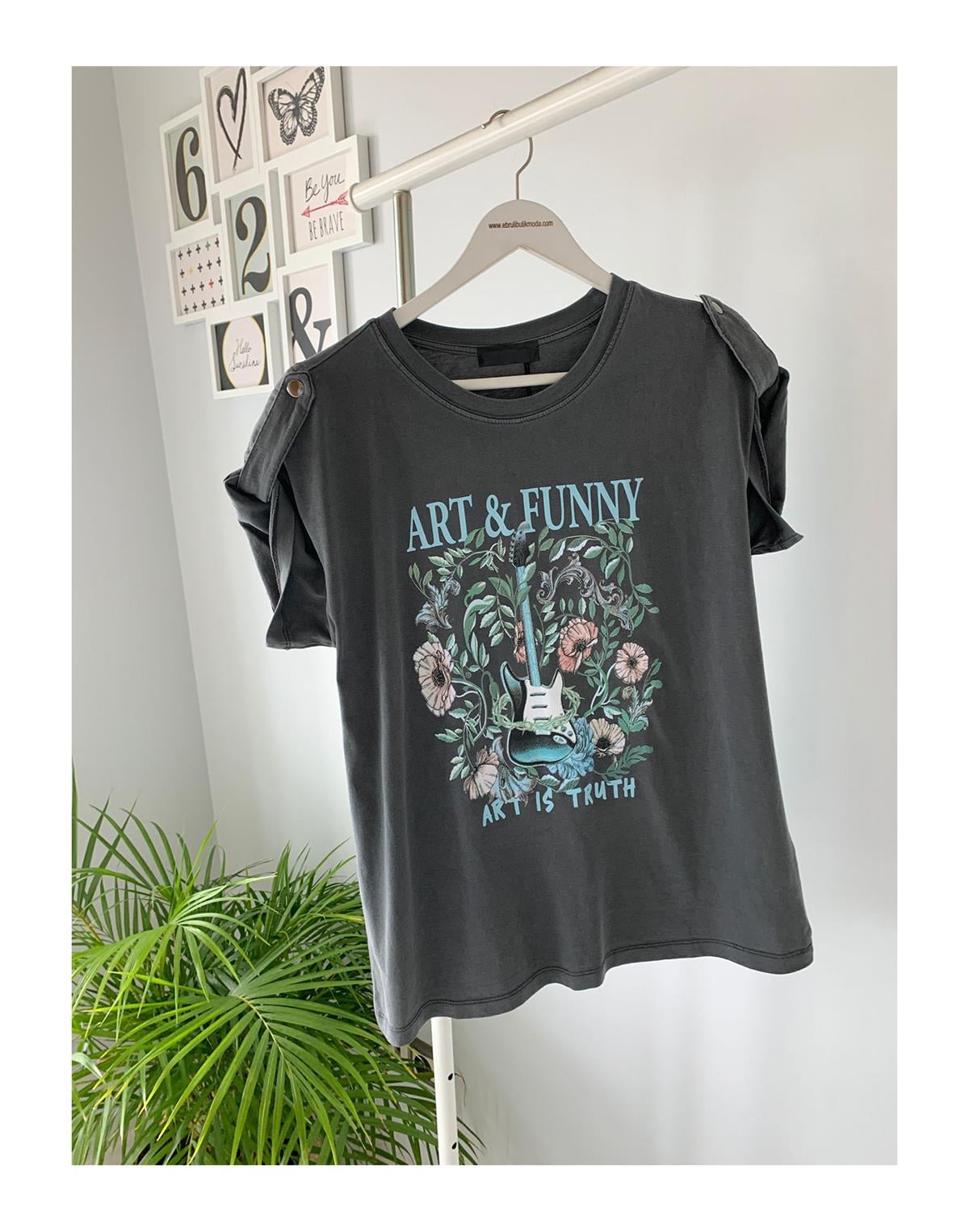 YIKAMA EFEKTLİ TSHIRT