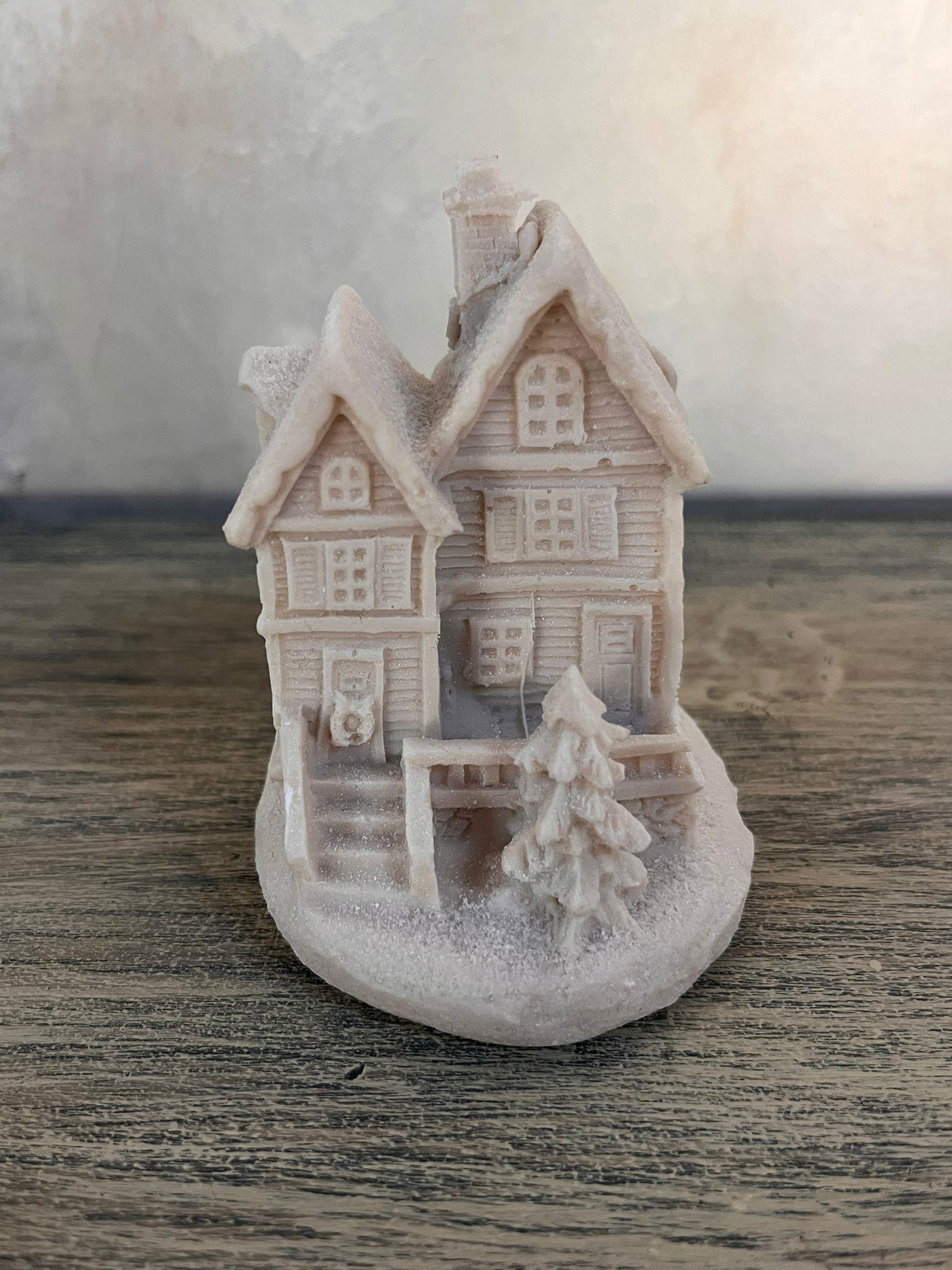 Çam Ağaçlı Ev 10 X 6 x 6 cm