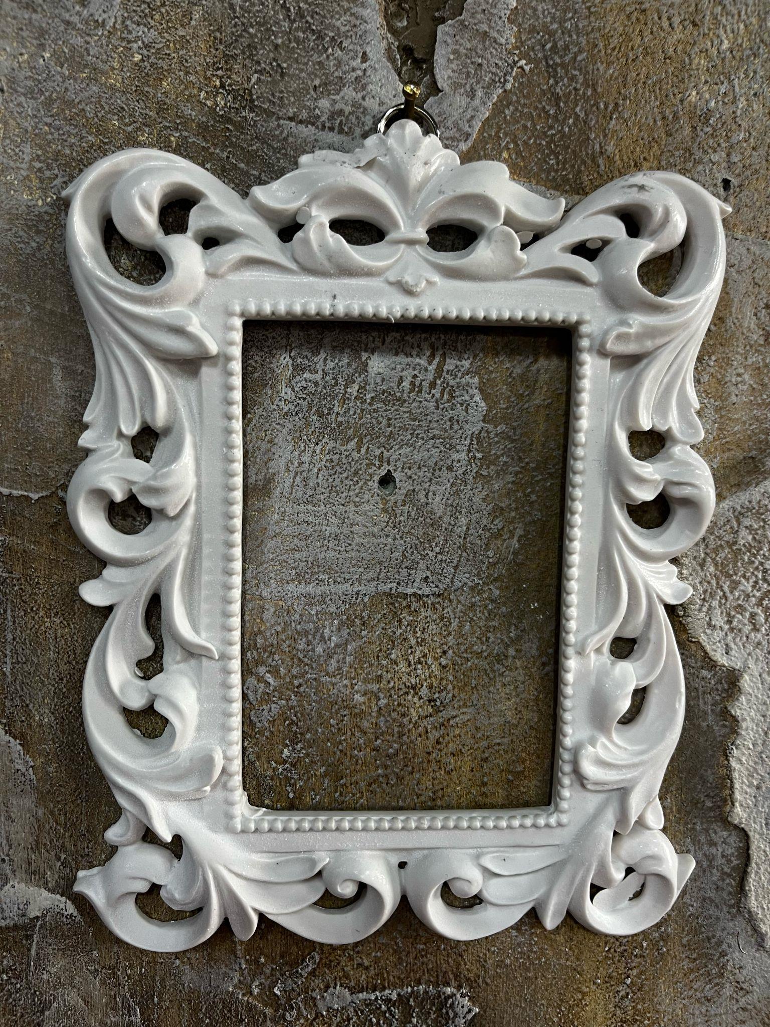 ÇERÇEVE KÜÇÜK 22X18 CM